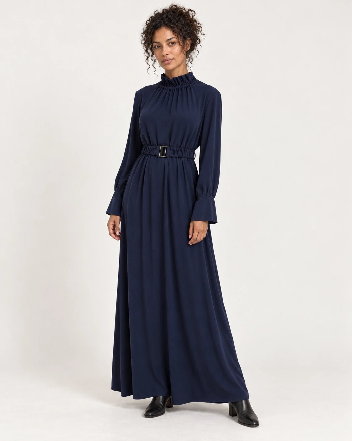 Abito con cintura blu, vista frontale - MADAME VENICE - FW25 - ALBA - ECOVERO #Colore_Blue