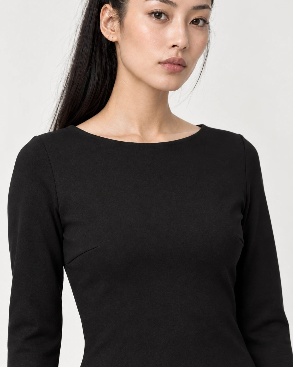 Abito lungo nero, dettaglio del capo - MADAME VENICE - FW26 - ANASTASIA - PUNTO MILANO #Colore_Nero