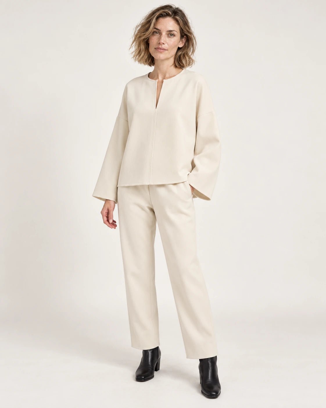 Caftano naturale, vista frontale - MADAME VENICE - FW25 - CLOTILDE - CREPE TECNICO #Colore_Natural