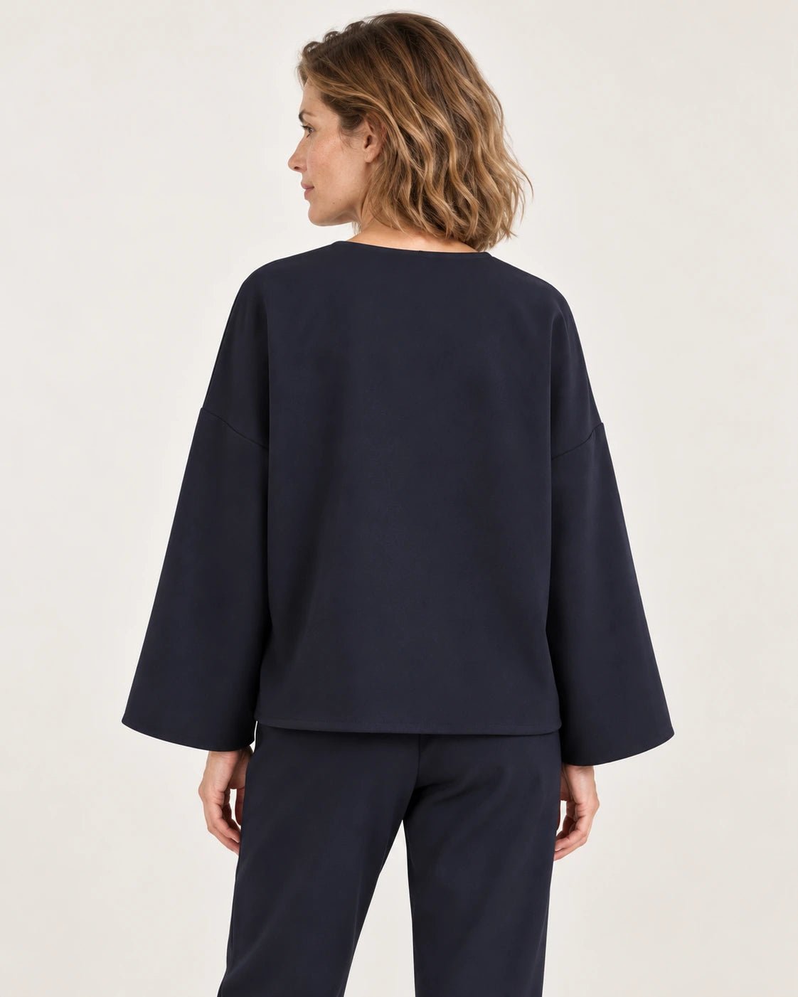 Caftano blu, vista posteriore - MADAME VENICE - FW25 - CLOTILDE - CREPE TECNICO #Colore_Blue