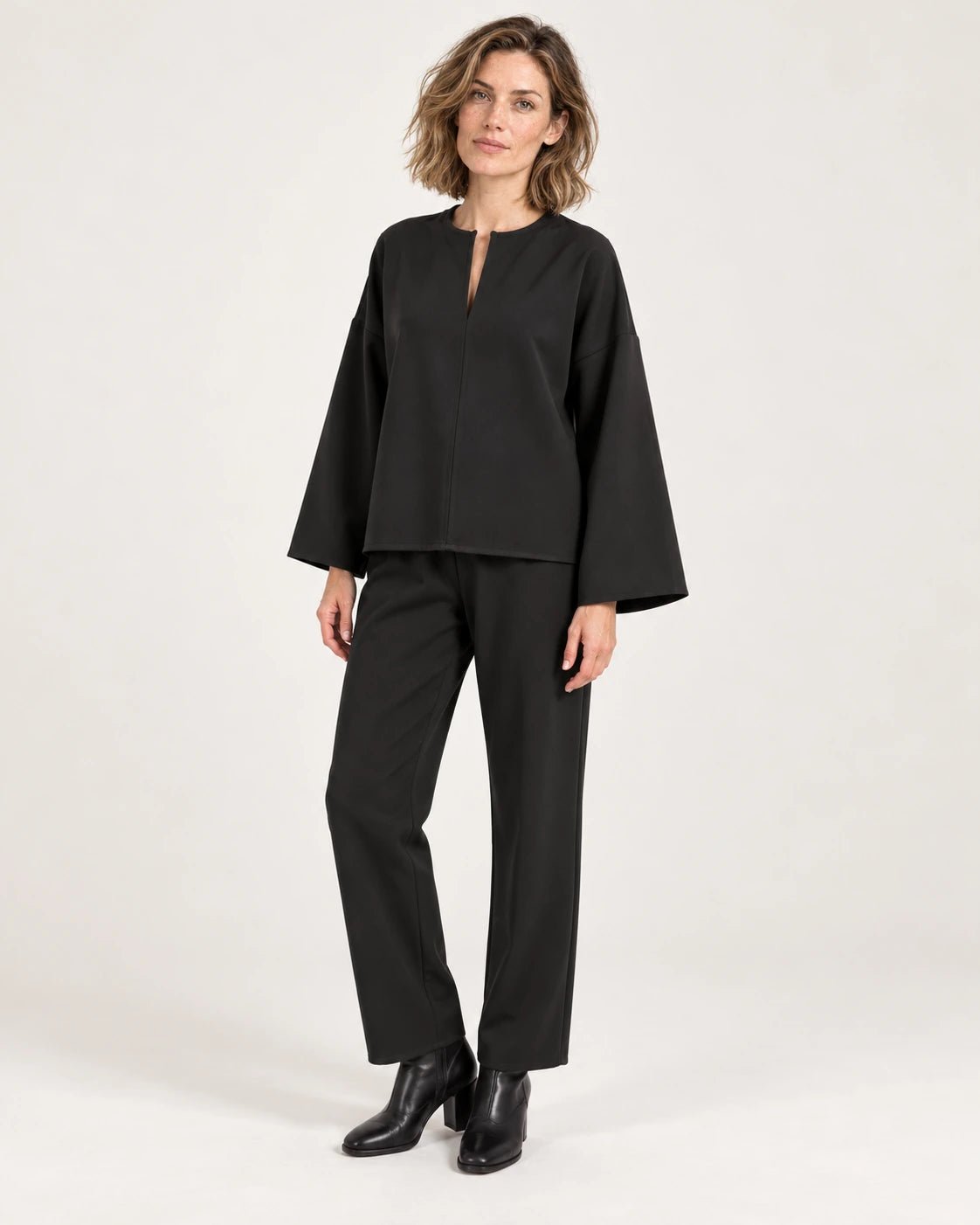 Caftano nero, vista frontale - MADAME VENICE - FW25 - CLOTILDE - CREPE TECNICO #Colore_Black