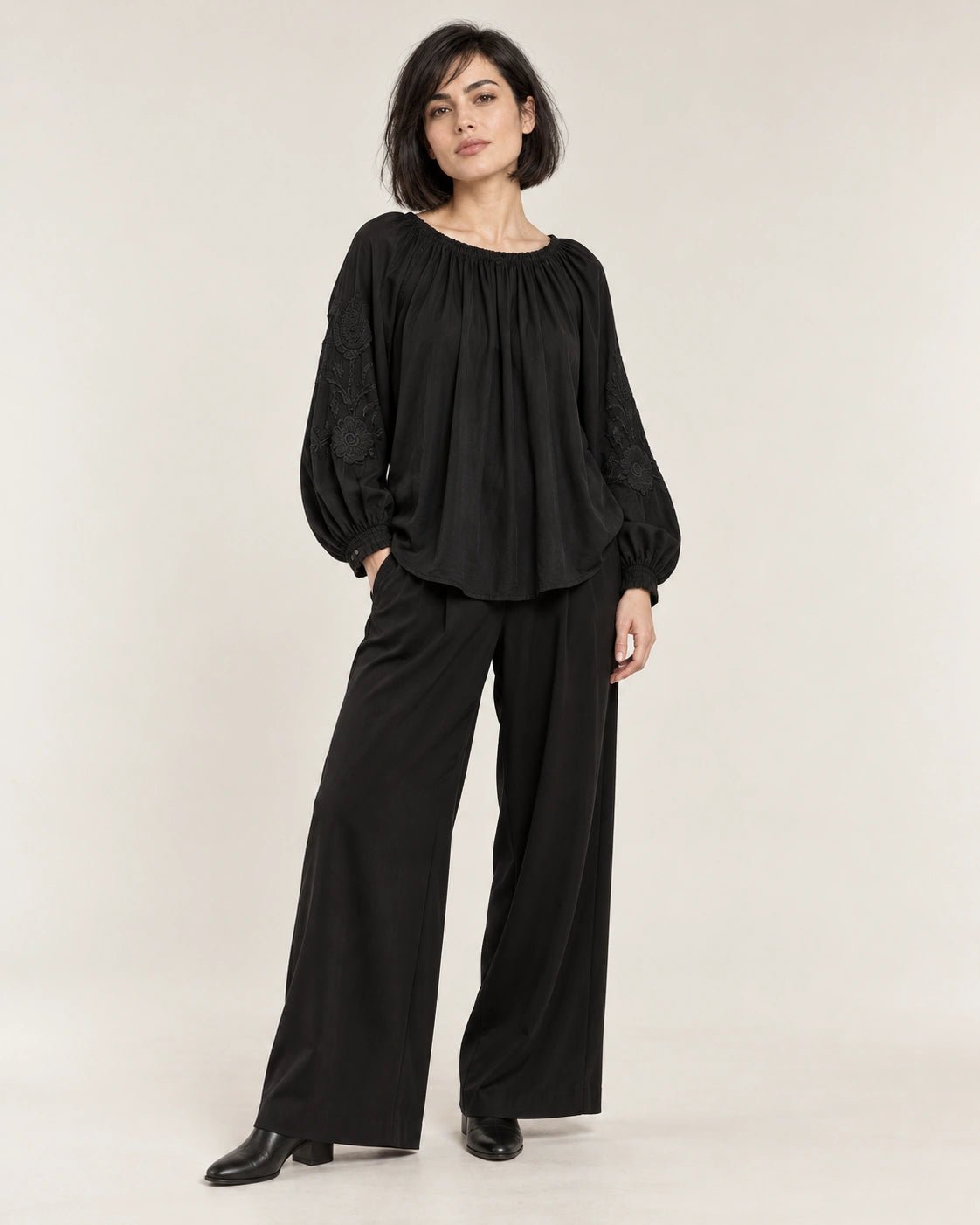 Camicia nero, vista frontale - MADAME VENICE - FW26 - CHANY - COTONE SETA #Colore_Nero