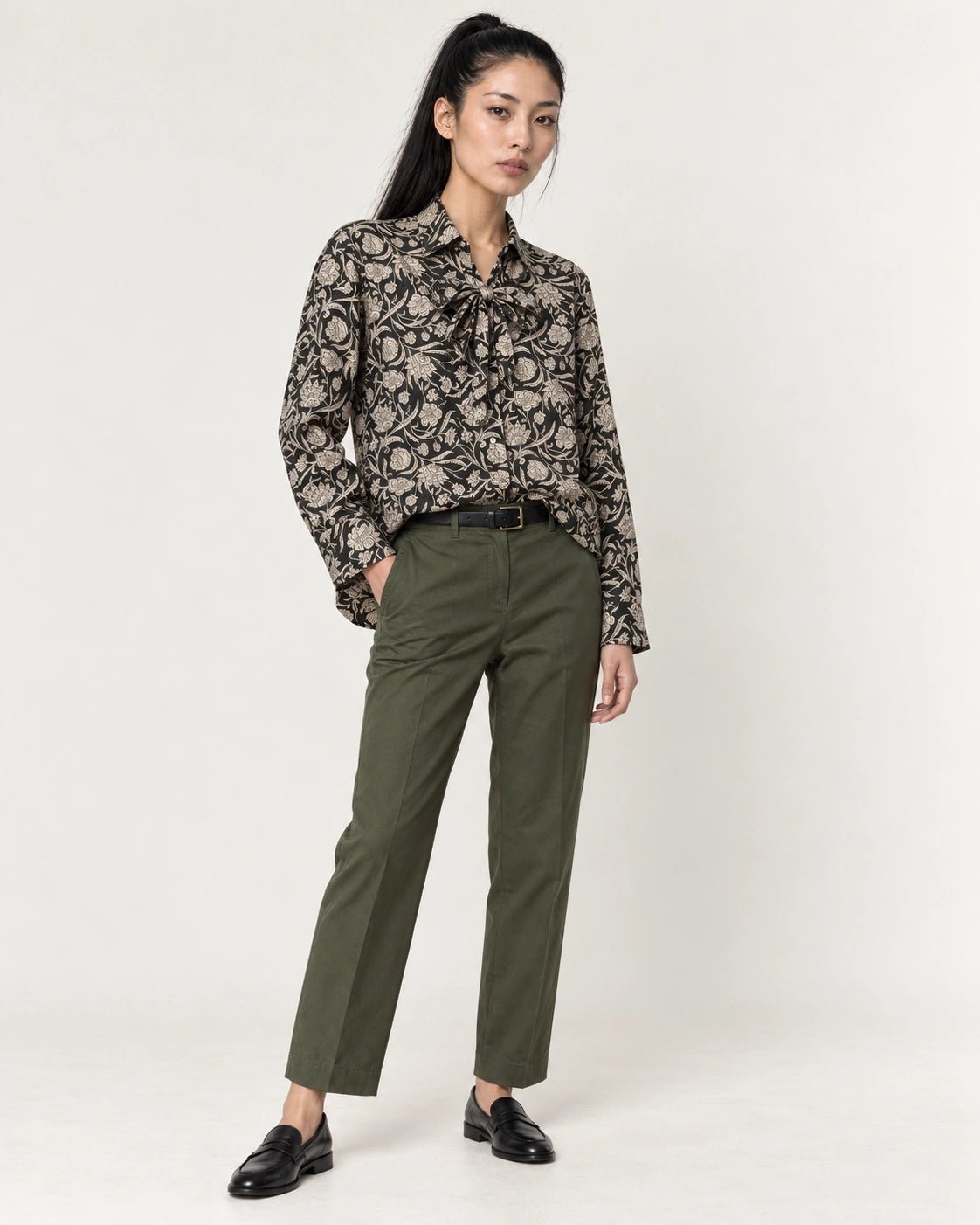 Camicia con fiocco nero, vista frontale - MADAME VENICE - FW26 - CELESTINA - PORTOGALLO FIORI #Colore_Nero