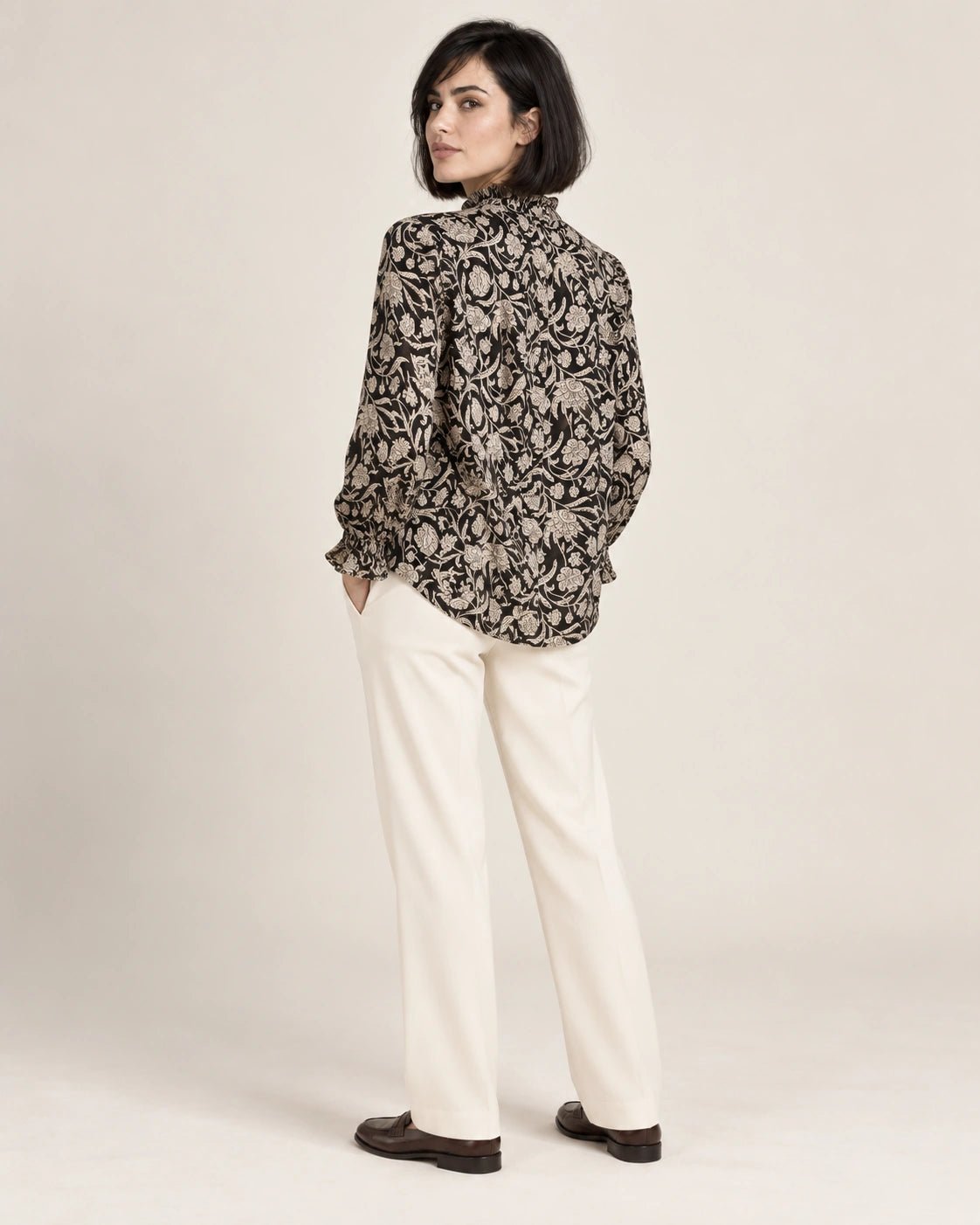 Camicia frou frou nero, vista posteriore - MADAME VENICE - FW26 - CORINNA - PORTOGALLO FIORI #Colore_Nero