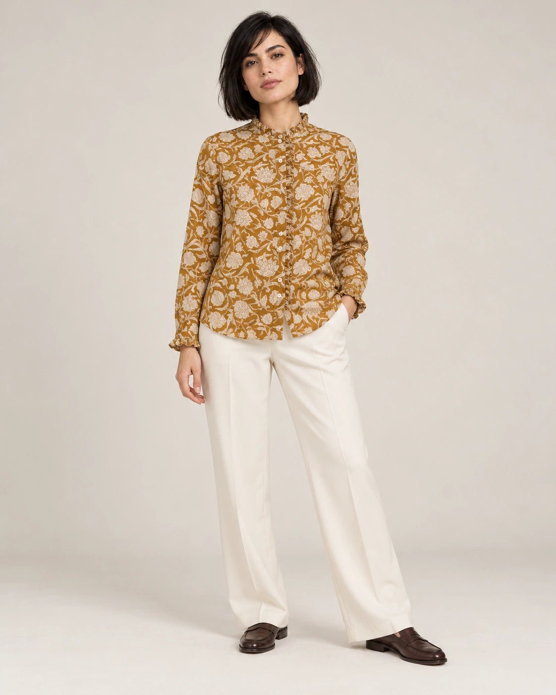 Camicia frou frou senape, vista frontale - MADAME VENICE - FW26 - CORINNA - PORTOGALLO FIORI #Colore_Senape