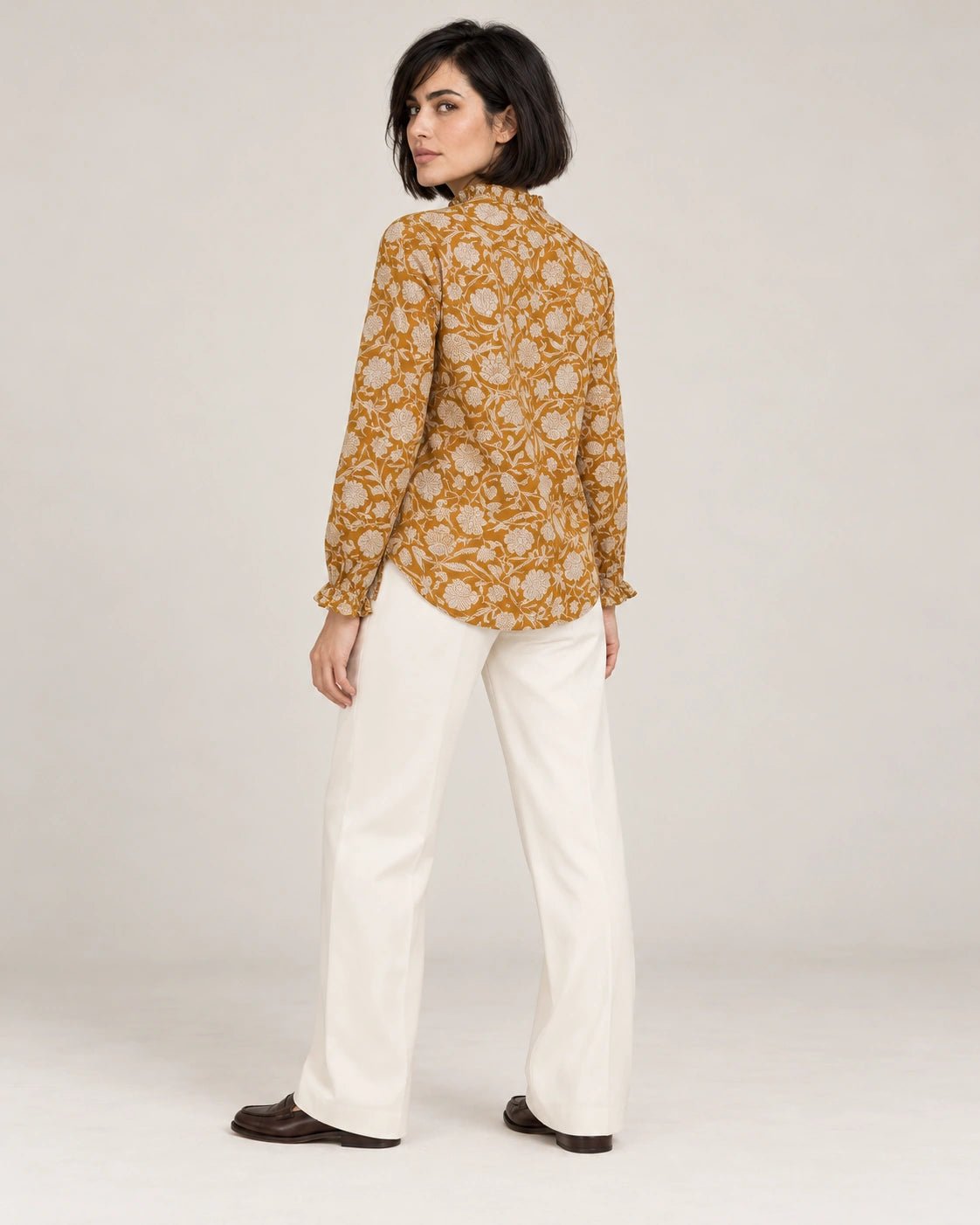 Camicia frou frou senape, vista posteriore - MADAME VENICE - FW26 - CORINNA - PORTOGALLO FIORI #Colore_Senape