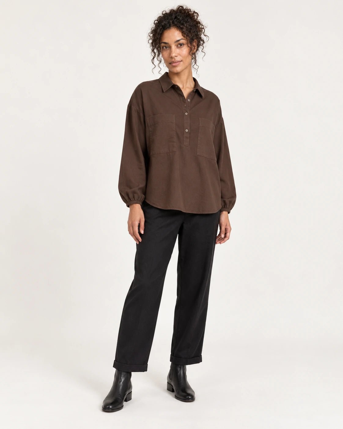 Camicia tasconi marrone, vista frontale - MADAME VENICE - FW25 - CHIARA - COTTON BIO #Colore_Brown