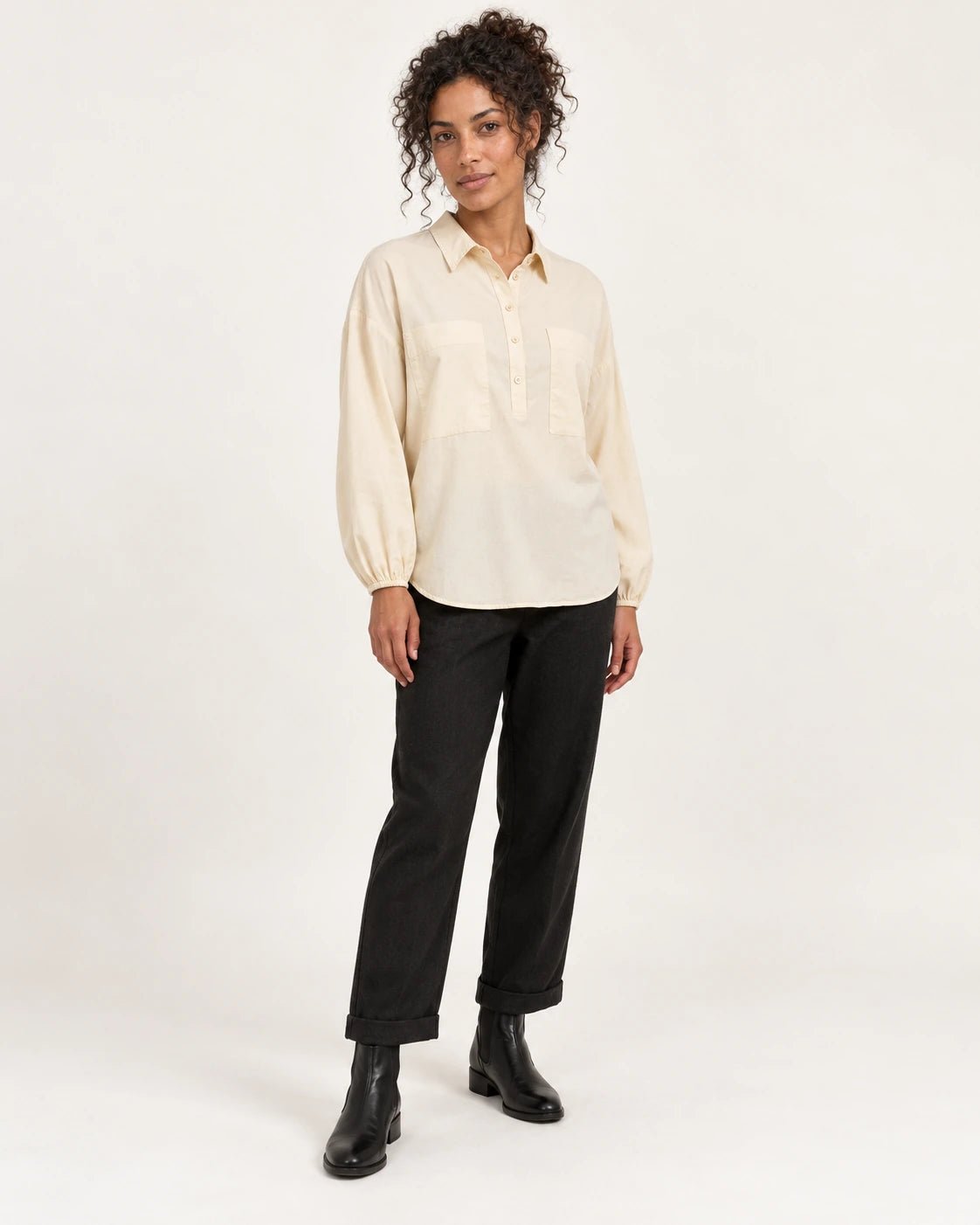 Camicia tasconi naturale, vista frontale - MADAME VENICE - FW25 - CHIARA - COTTON BIO #Colore_Natural