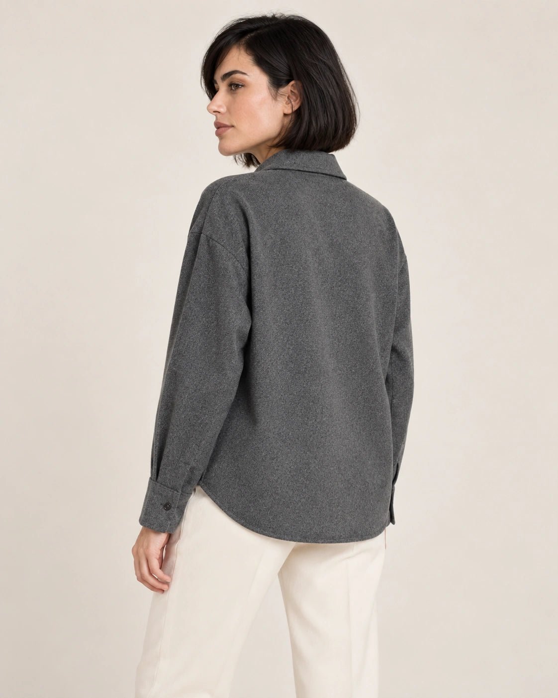 Camicia uomo grigio scuro, vista posteriore - MADAME VENICE - FW26 - CARACAS - LANA JESI #Colore_Grigio Scuro