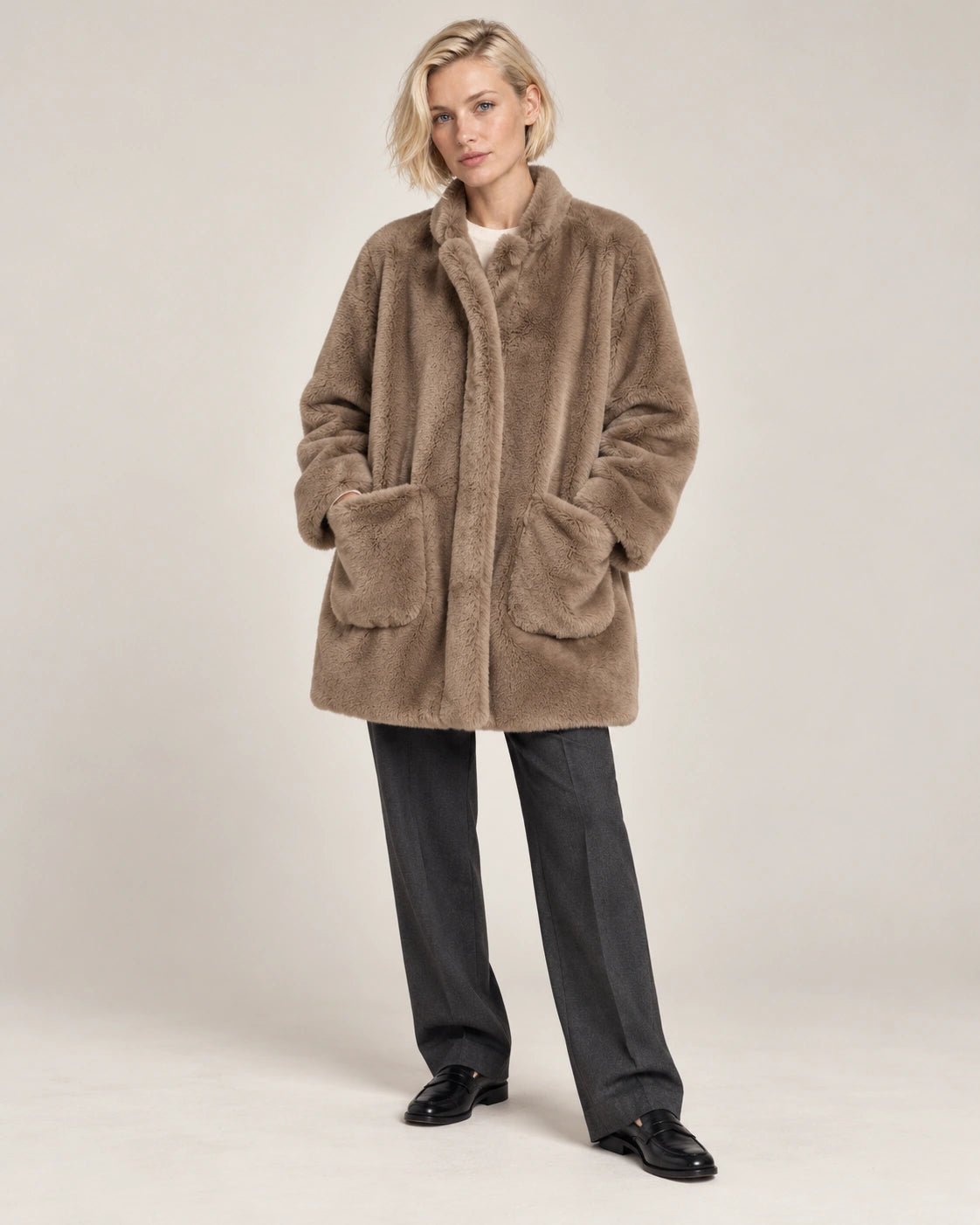 Cappotto avana, vista frontale - MADAME VENICE - FW26 - GIUDITTA - FUR #Colore_Avana