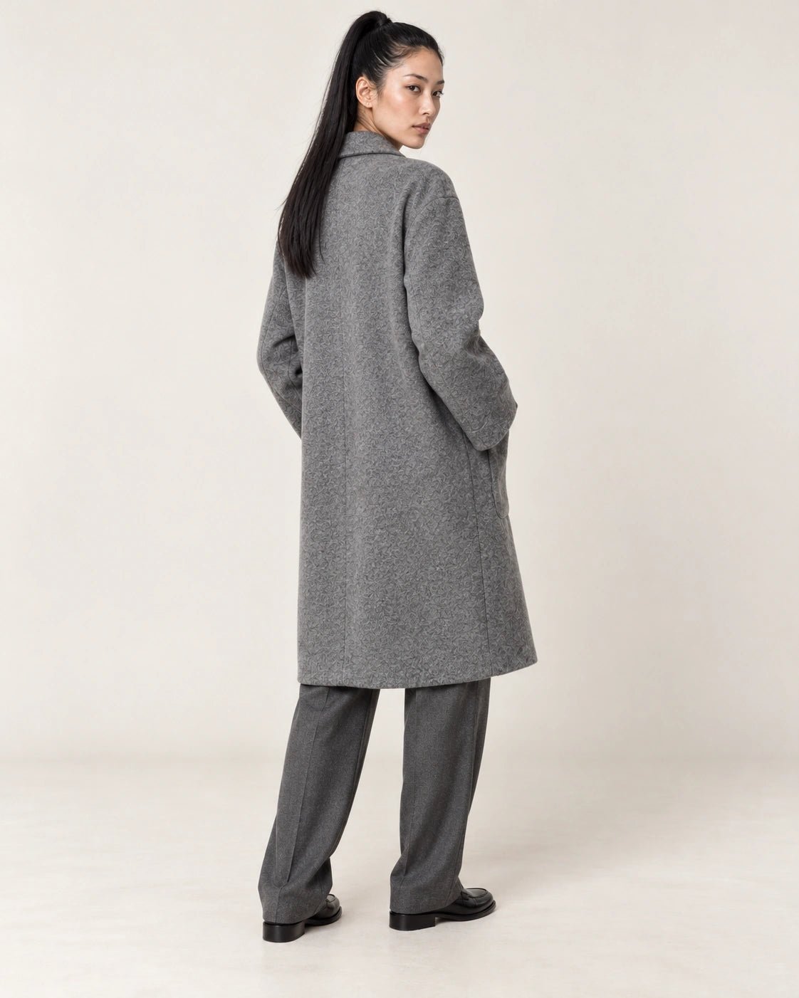 Cappotto foderato grigio, vista posteriore - MADAME VENICE - FW26 - GEMMA - LANA VERGINE #Colore_Grigio