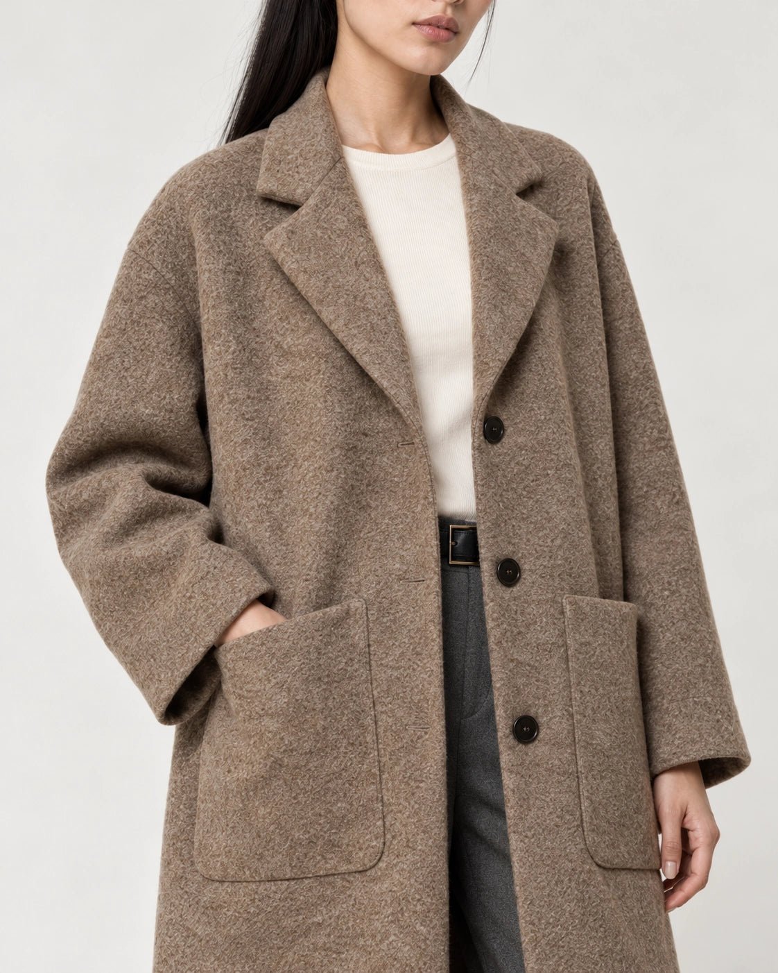 Cappotto foderato avana, dettaglio del capo - MADAME VENICE - FW26 - GEMMA - LANA VERGINE #Colore_Avana