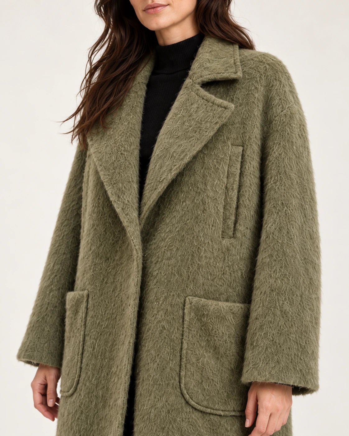 Cappotto foderato oliva, dettaglio delle tasche - MADAME VENICE - FW25 - GENNY - WOOL BRUSH #Colore_Olive