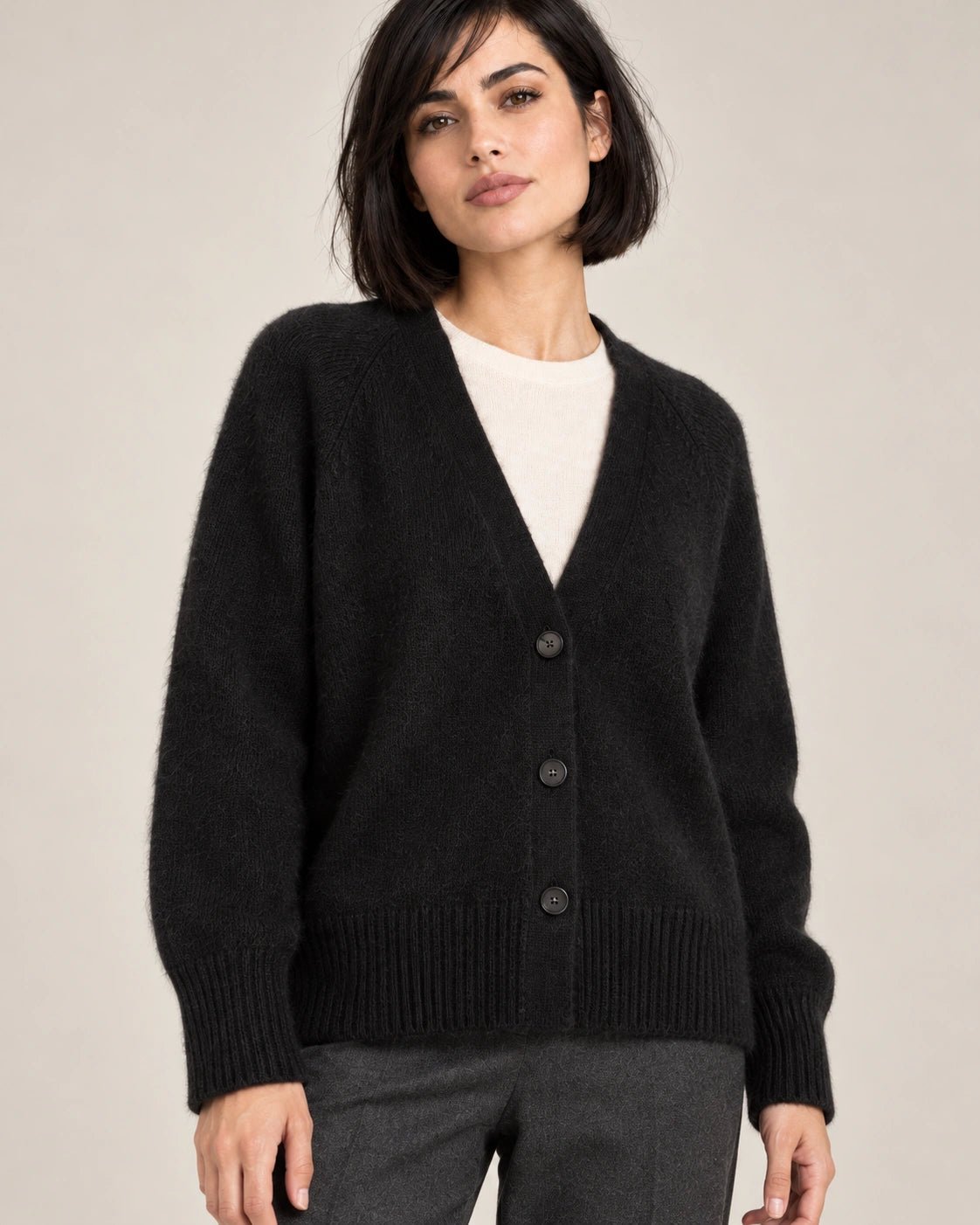 Cardigan nero, dettaglio del capo - MADAME VENICE - FW26 - SABRINA - PEPITA #Colore_Nero