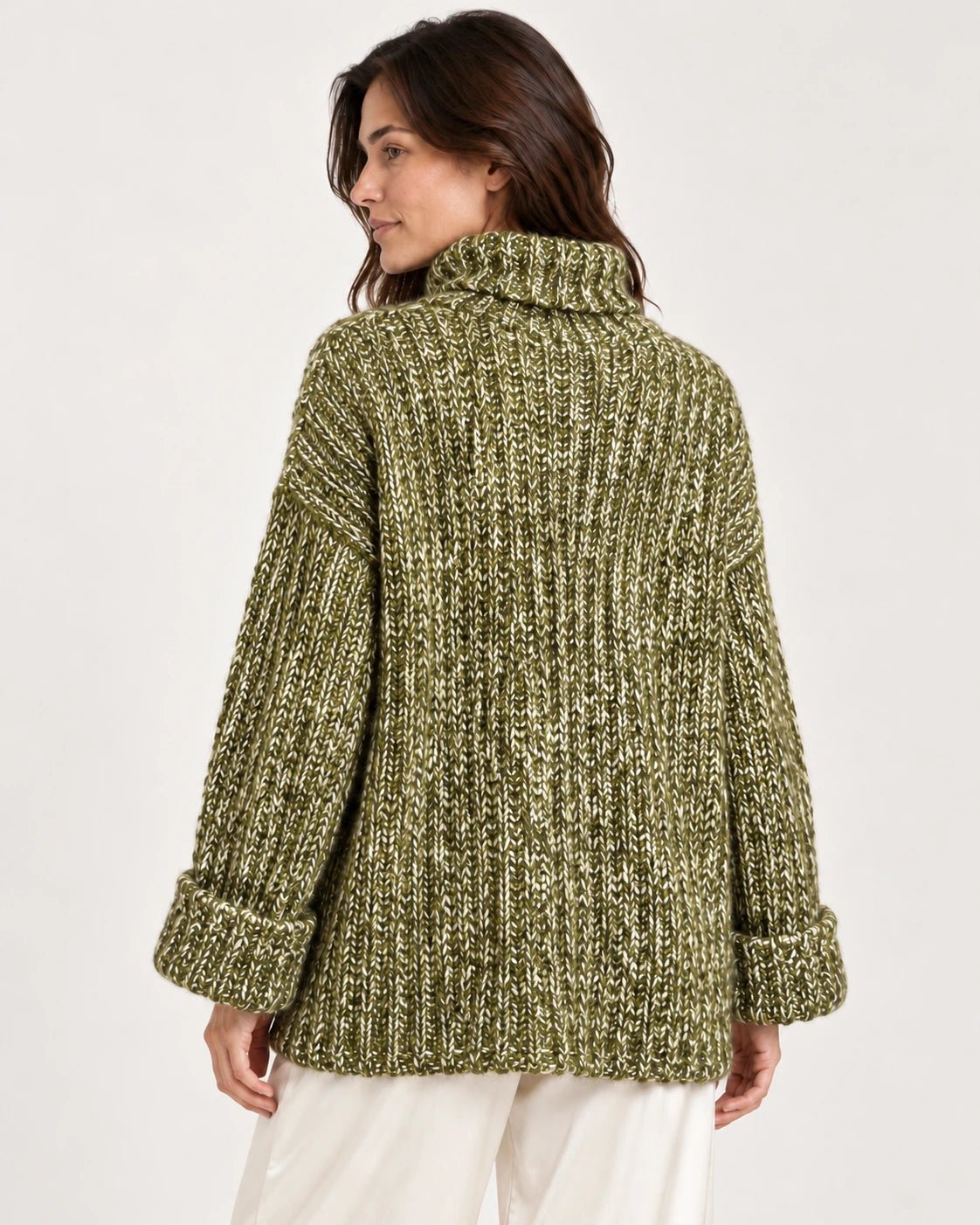 Dolcevita over oliva, vista posteriore - MADAME VENICE - FW25 - SVEVA - ADELAIDE #Colore_Olive