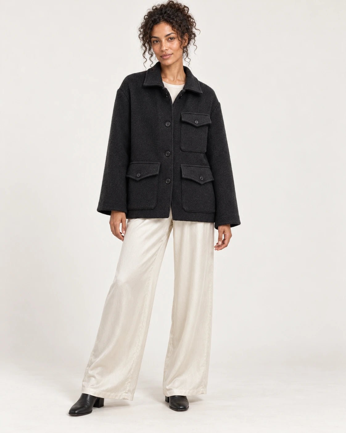 Giacca sfoderata con tasconi nero, vista frontale - MADAME VENICE - FW25 - GLENDA - MANTEL #Colore_Black