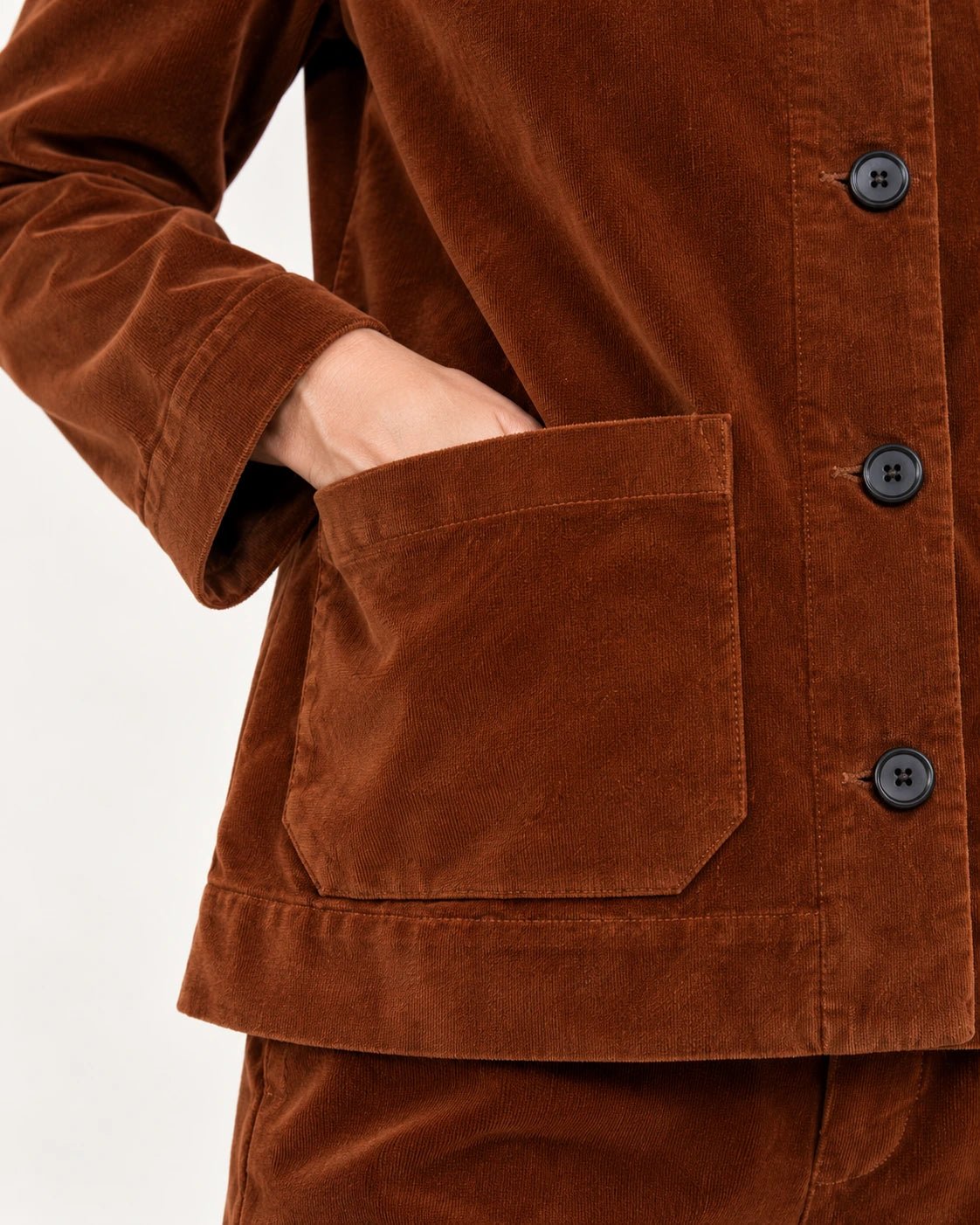 Giacchina sfoderata ruggine, dettaglio della tasca e del velluto - MADAME VENICE - FW25 - GIANNA - VELVET 2000 #Colore_Rust