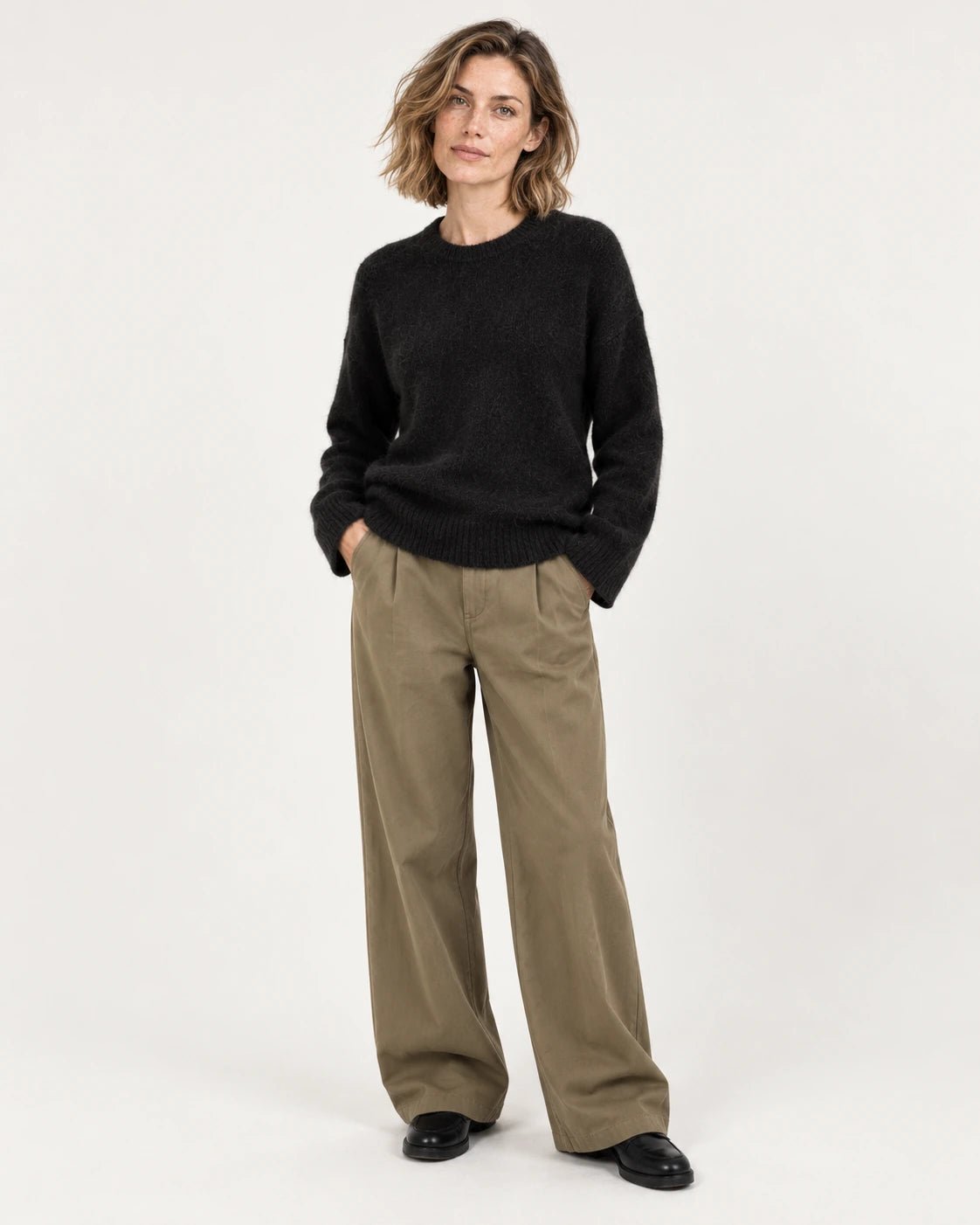 Girocollo nero, vista frontale - MADAME VENICE - FW25 - STEFANIA - SUMATRA #Colore_Black