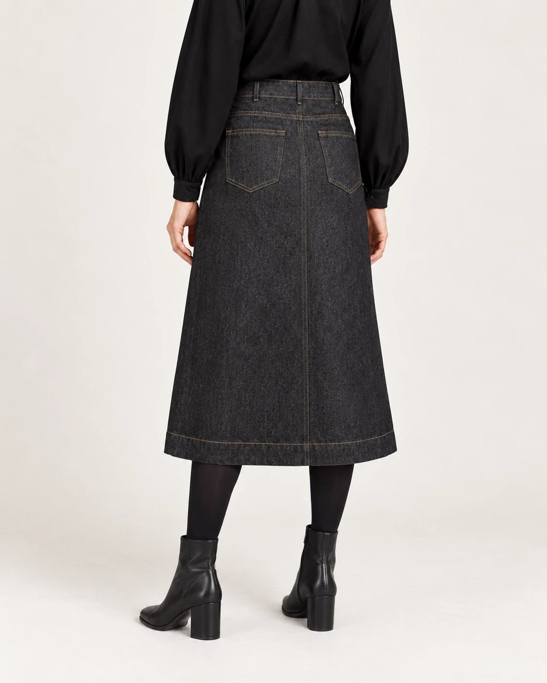 Gonna faldone nero rinse, vista posteriore - MADAME VENICE - FW25 - NORA - DENIM #Colore_Black rinse