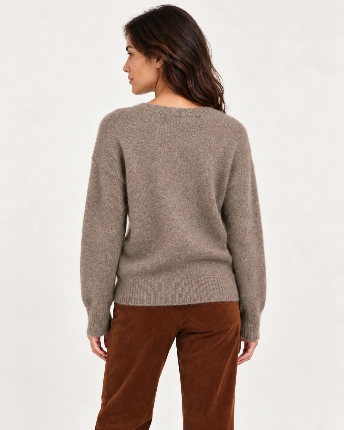 Maglia scollo v marrone, vista posteriore - MADAME VENICE - FW25 - SELLY - SUMATRA #Colore_Brown