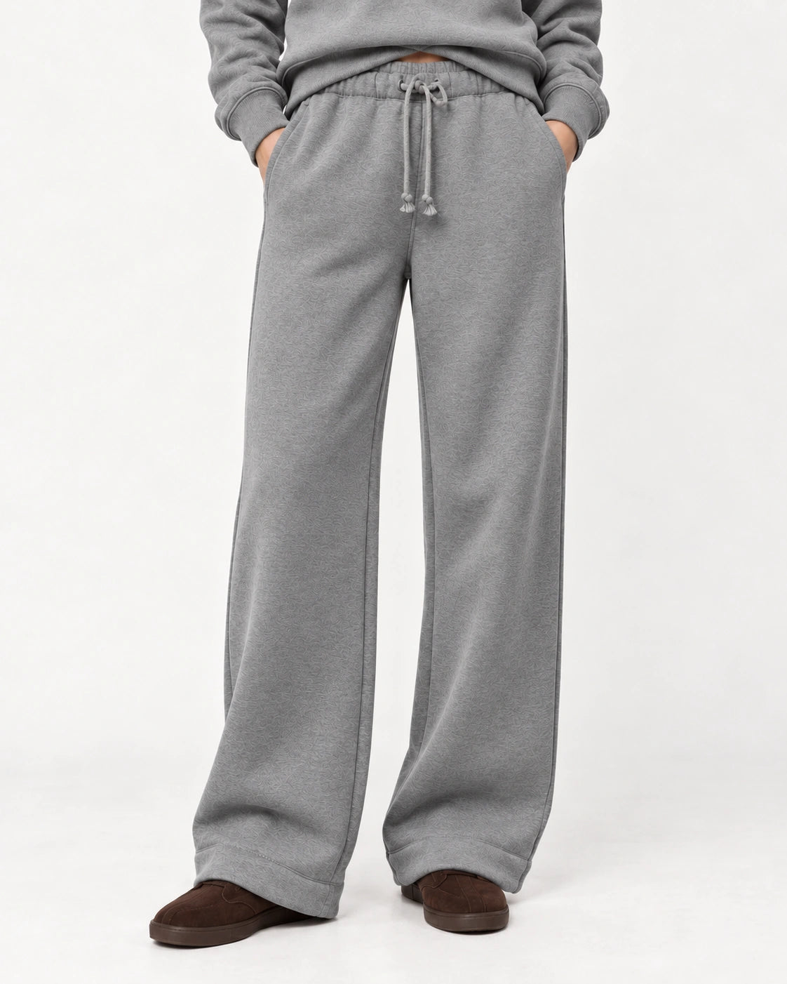 Pantalone grigio scuro, dettaglio del capo - MADAME VENICE - FW26 - PAKITA - FELIX #Colore_Grigio Scuro