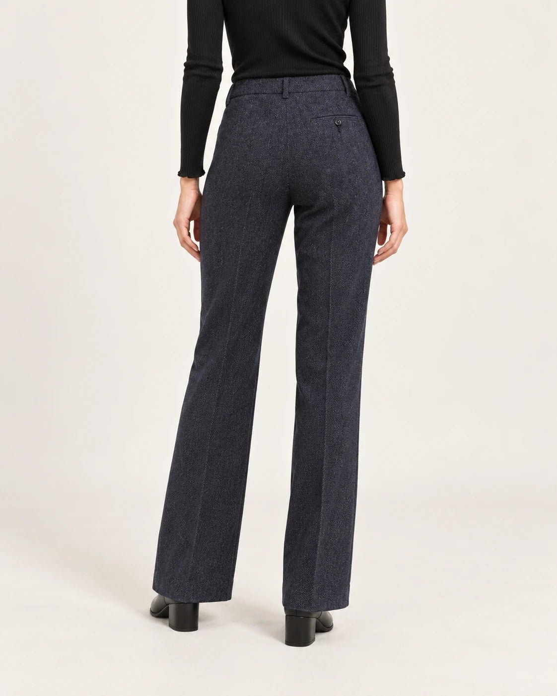 Pantalone a zampa blu, vista posteriore - MADAME VENICE - FW25 - PRINCE - SPINATINO #Colore_Blue