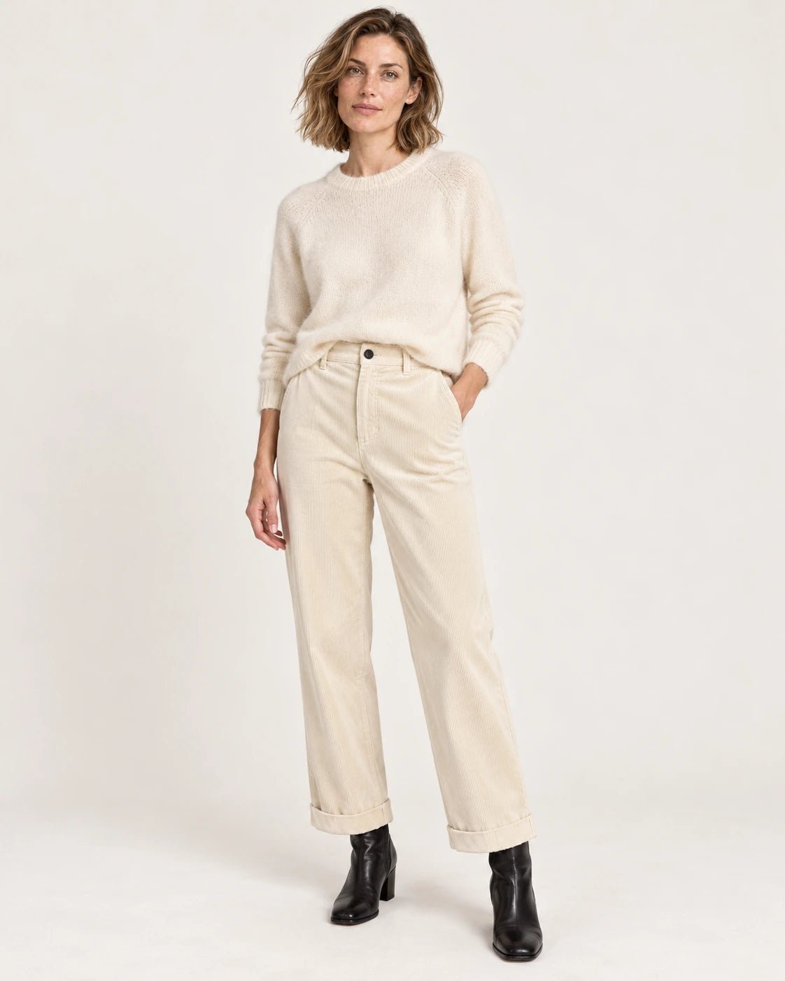 Pantalone con risvolto naturale, vista frontale - MADAME VENICE - FW25 - PALMIRA - VELVET 2000 #Colore_Natural