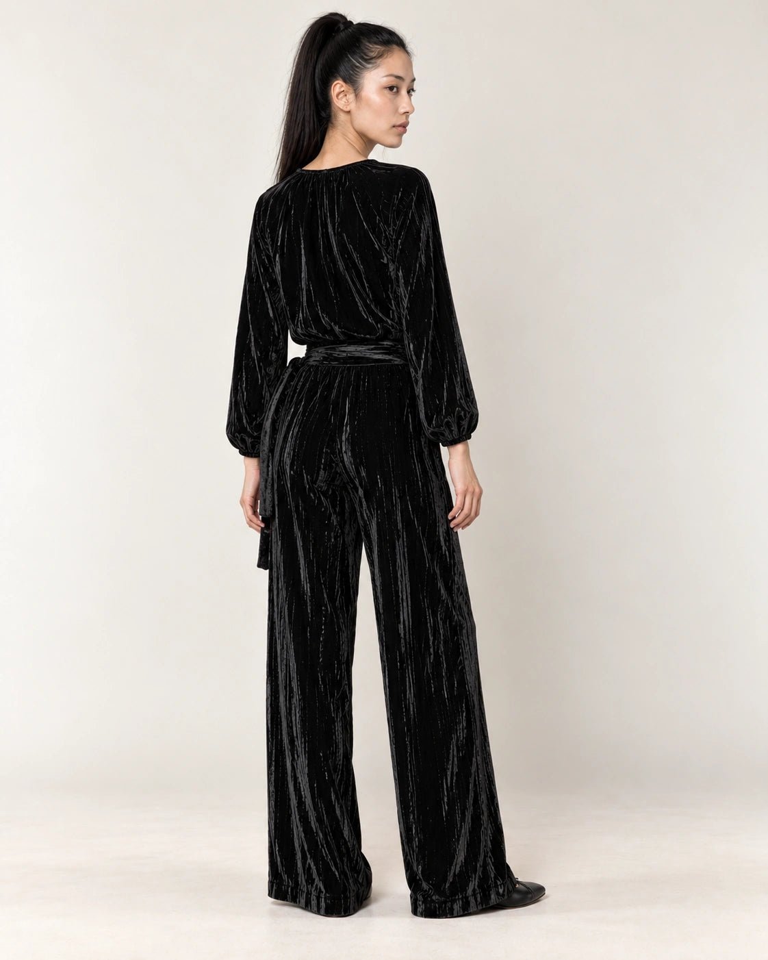 Pantalone fusciacca nero, vista posteriore - MADAME VENICE - FW26 - POLINA - PLISSE' #Colore_Nero
