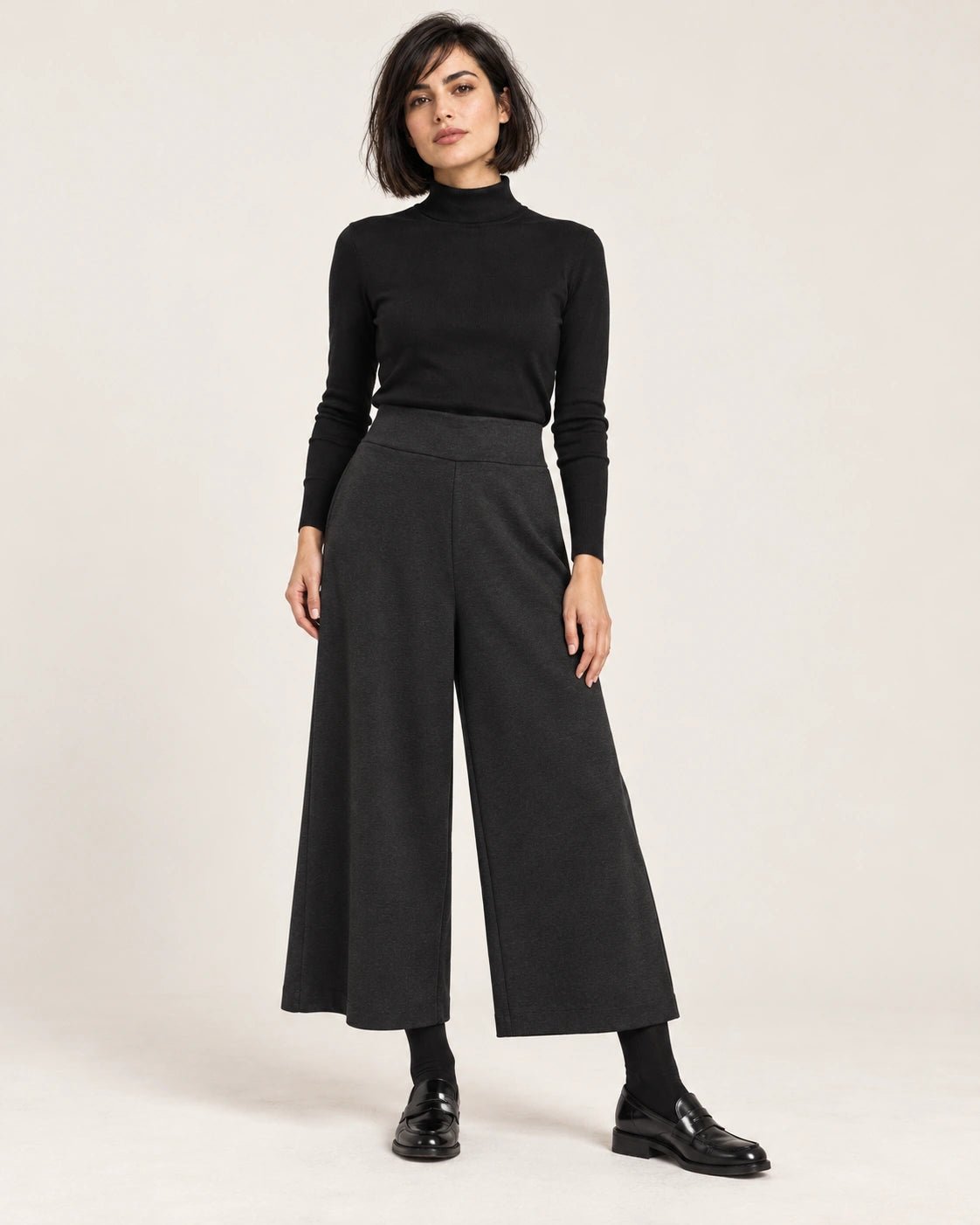 Pantalone palazzo nero, vista frontale - MADAME VENICE - FW26 - PESARO - PUNTO MILANO #Colore_Nero