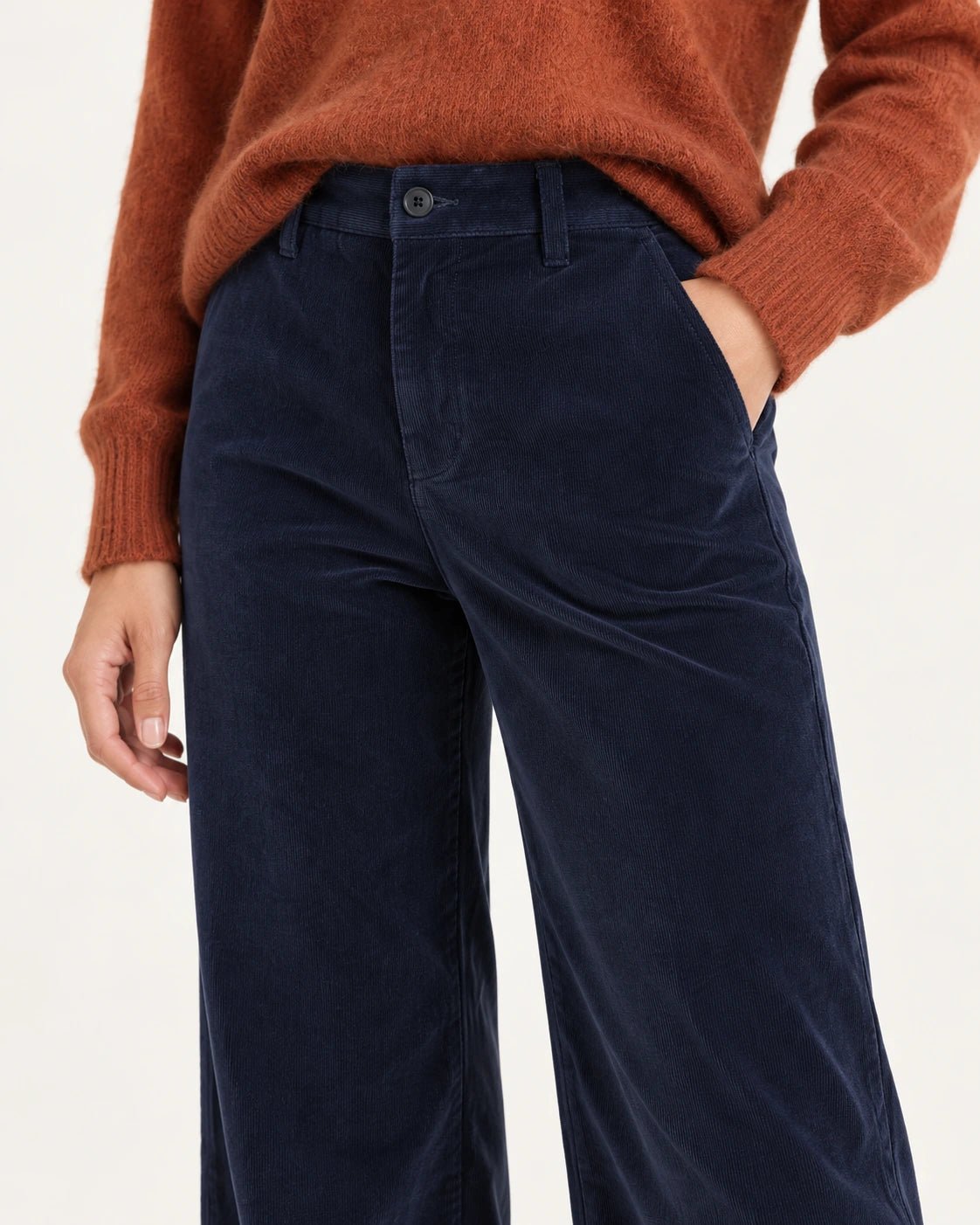 Pantalone palazzo blu, dettaglio della tasca e del velluto - MADAME VENICE - FW25 - PIA - VELVET 2000 #Colore_Blue