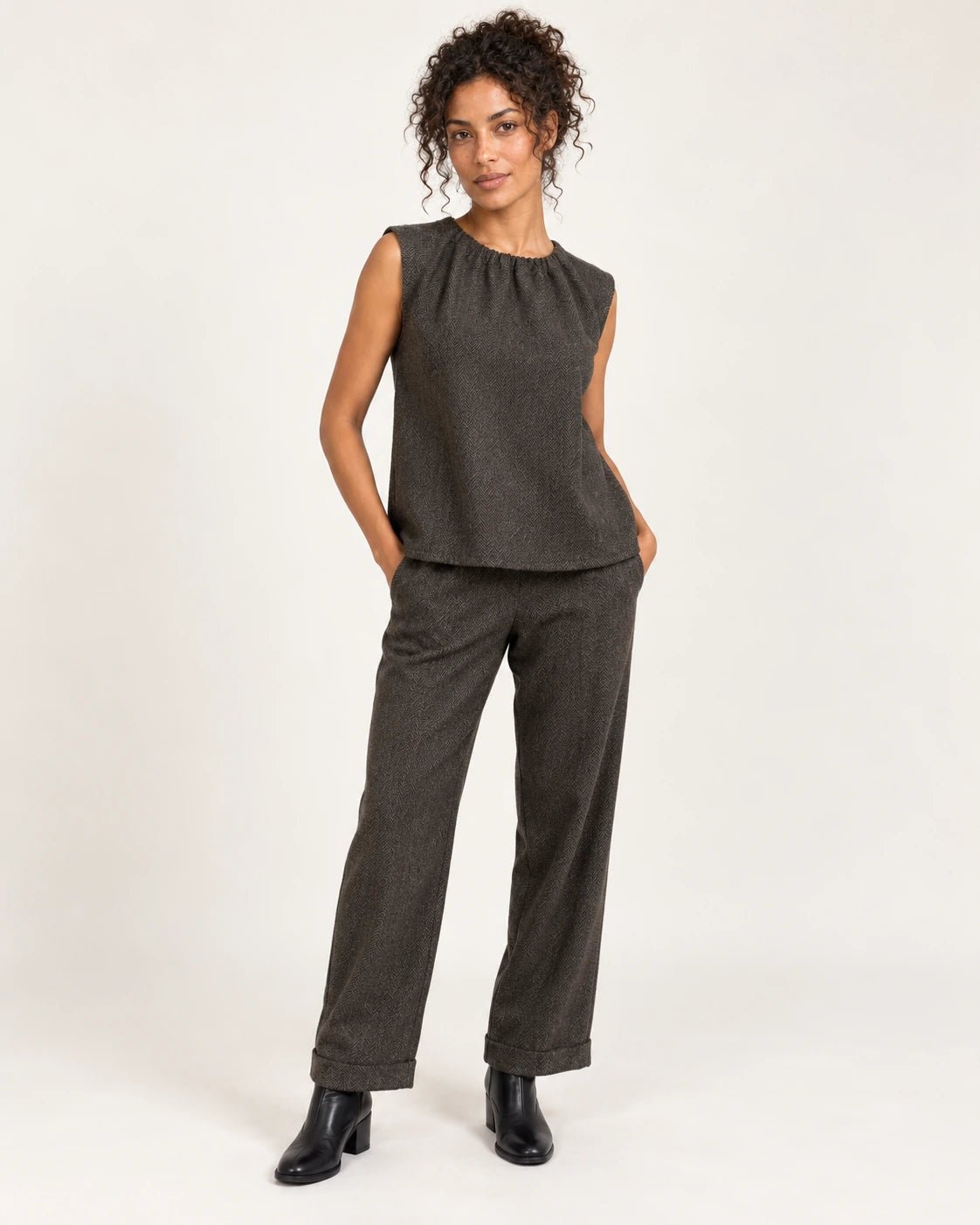 Top marrone, vista frontale - MADAME VENICE - FW25 - VERA - SPINATINO #Colore_Brown