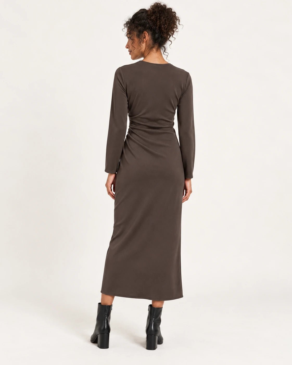Abito con arricciatura sul fianco marrone, vista posteriore - MADAME VENICE - FW25 - ANGY - JERSEY TECNICO #Colore_Brown