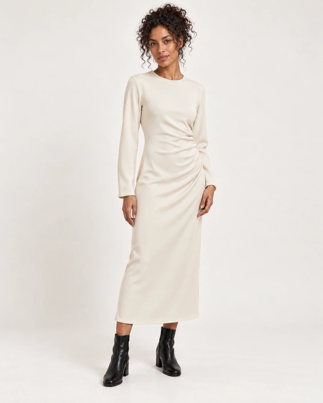 Abito con arricciatura sul fianco naturale, vista frontale - MADAME VENICE - FW25 - ANGY - JERSEY TECNICO #Colore_Natural