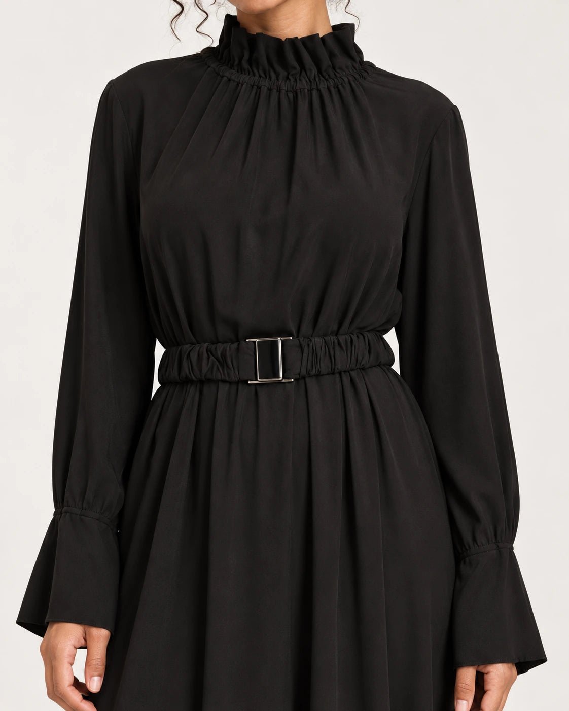 Abito con cintura nero, dettaglio della cintura - MADAME VENICE - FW25 - ALBA - ECOVERO #Colore_Black