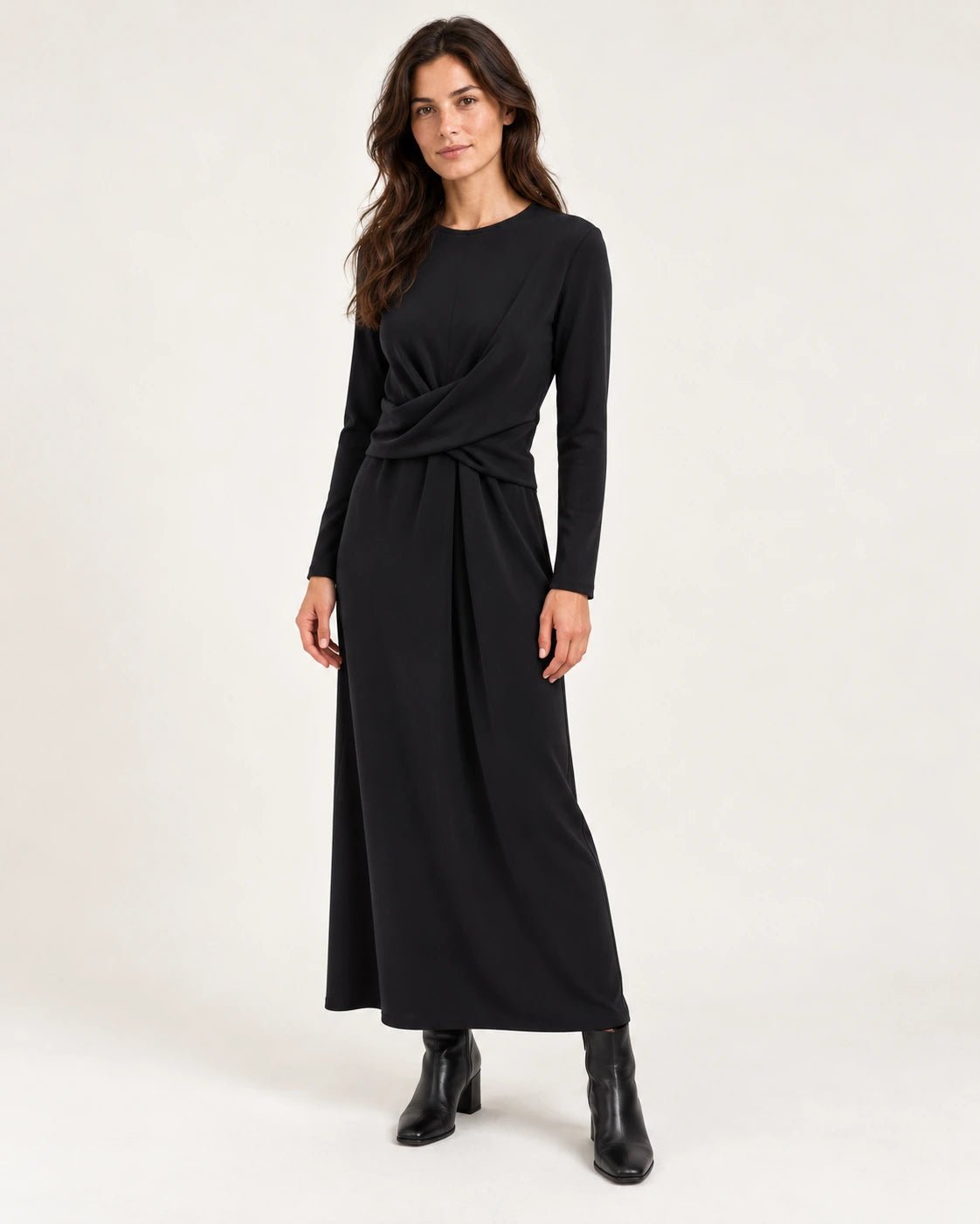 Abito lungo intrecciato nero, vista frontale - MADAME VENICE - FW25 - ANGELA - JERSEY TECNICO #Colore_Black