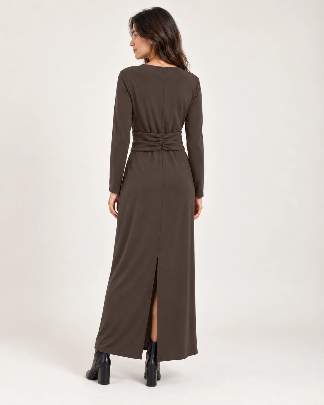 Abito lungo intrecciato marrone, vista posteriore - MADAME VENICE - FW25 - ANGELA - JERSEY TECNICO #Colore_Brown
