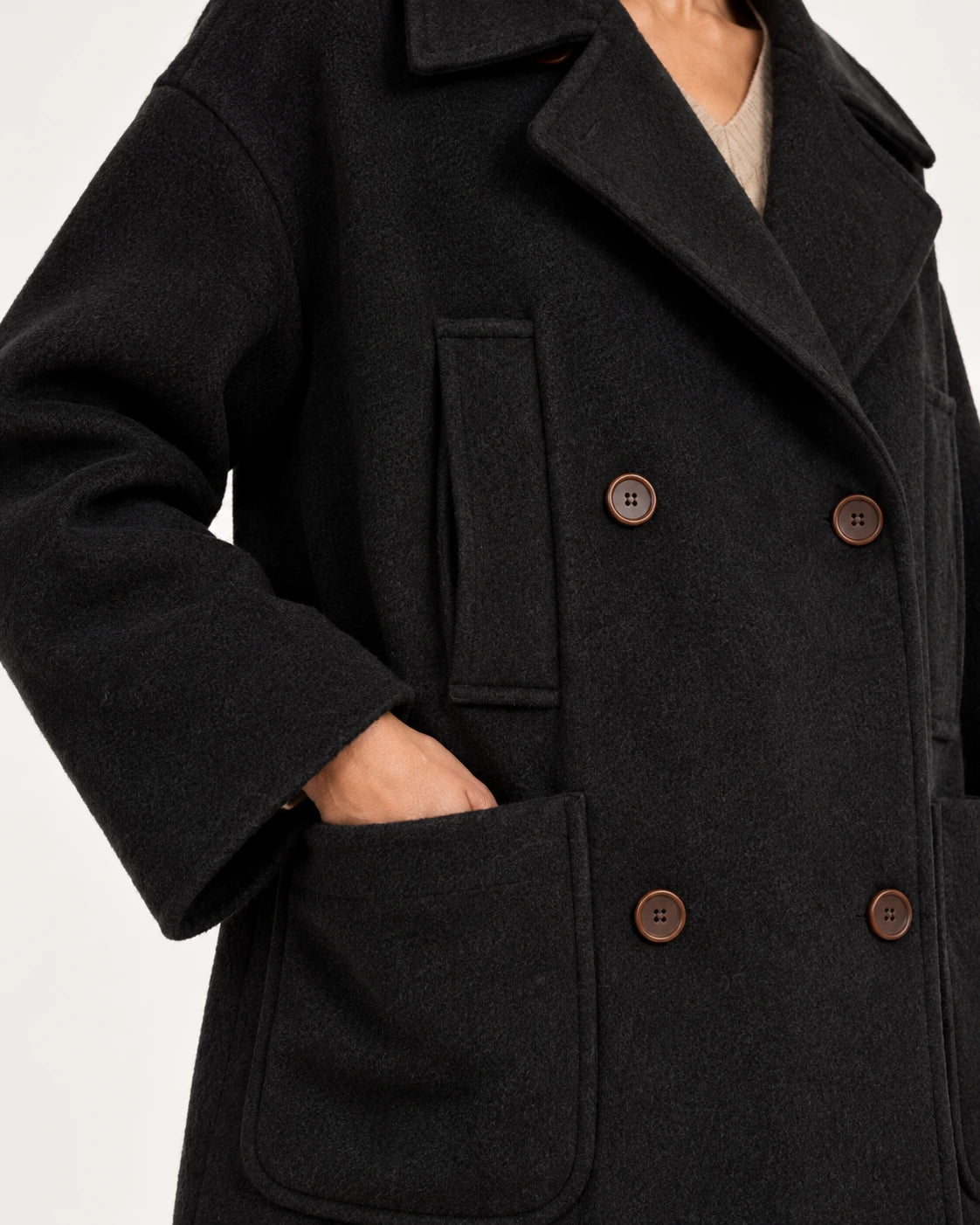 Caban nero, dettaglio delle tasche - MADAME VENICE - FW25 - GISELLE - SOFT WOOL #Colore_Black