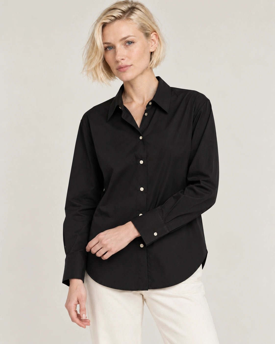 Camicia nero, dettaglio del capo - MADAME VENICE - FW26 - CAROLA - POPELINE #Colore_Nero