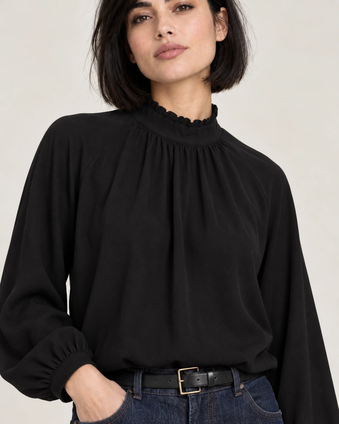 Camicia arriccio nero, dettaglio del capo - MADAME VENICE - FW26 - CLEOPATRA - CREPE COTONE #Colore_Nero