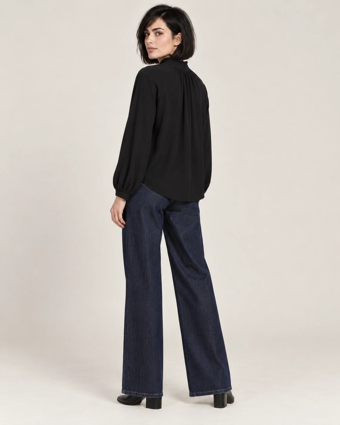 Camicia arriccio nero, vista posteriore - MADAME VENICE - FW26 - CLEOPATRA - CREPE COTONE #Colore_Nero