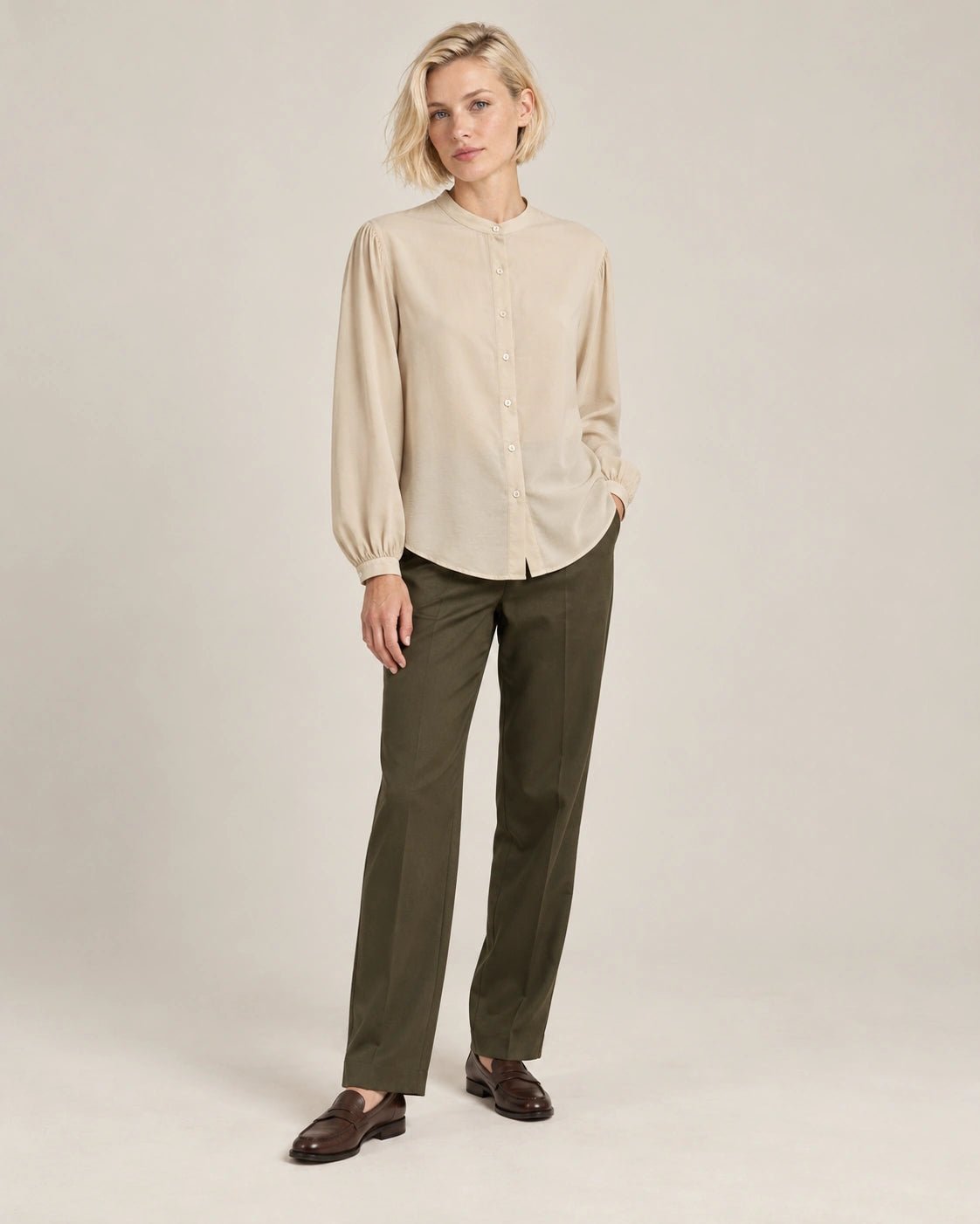 Camicia coreana sabbia, vista frontale - MADAME VENICE - FW26 - COREA - COTONE SETA #Colore_Sabbia