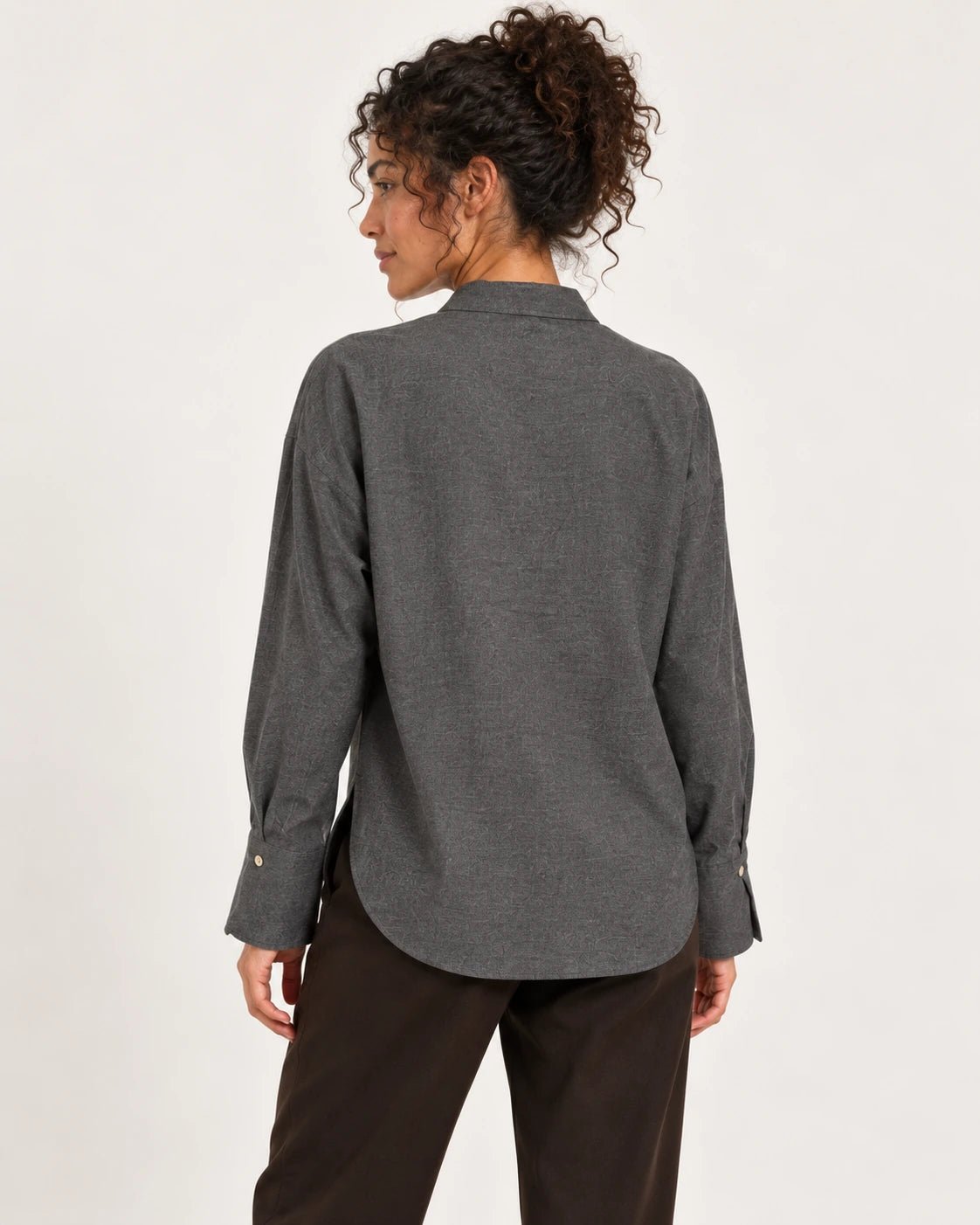 Camicia fiocco grigio, vista posteriore - MADAME VENICE - FW25 - CELIA - TWILL MELANGE #Colore_Grey