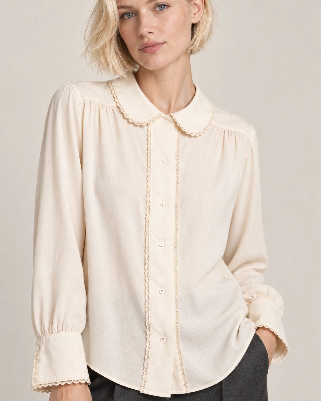 Camicia pizzo naturale, dettaglio del capo - MADAME VENICE - FW26 - CRISTIANA - COTONE SETA #Colore_Naturale