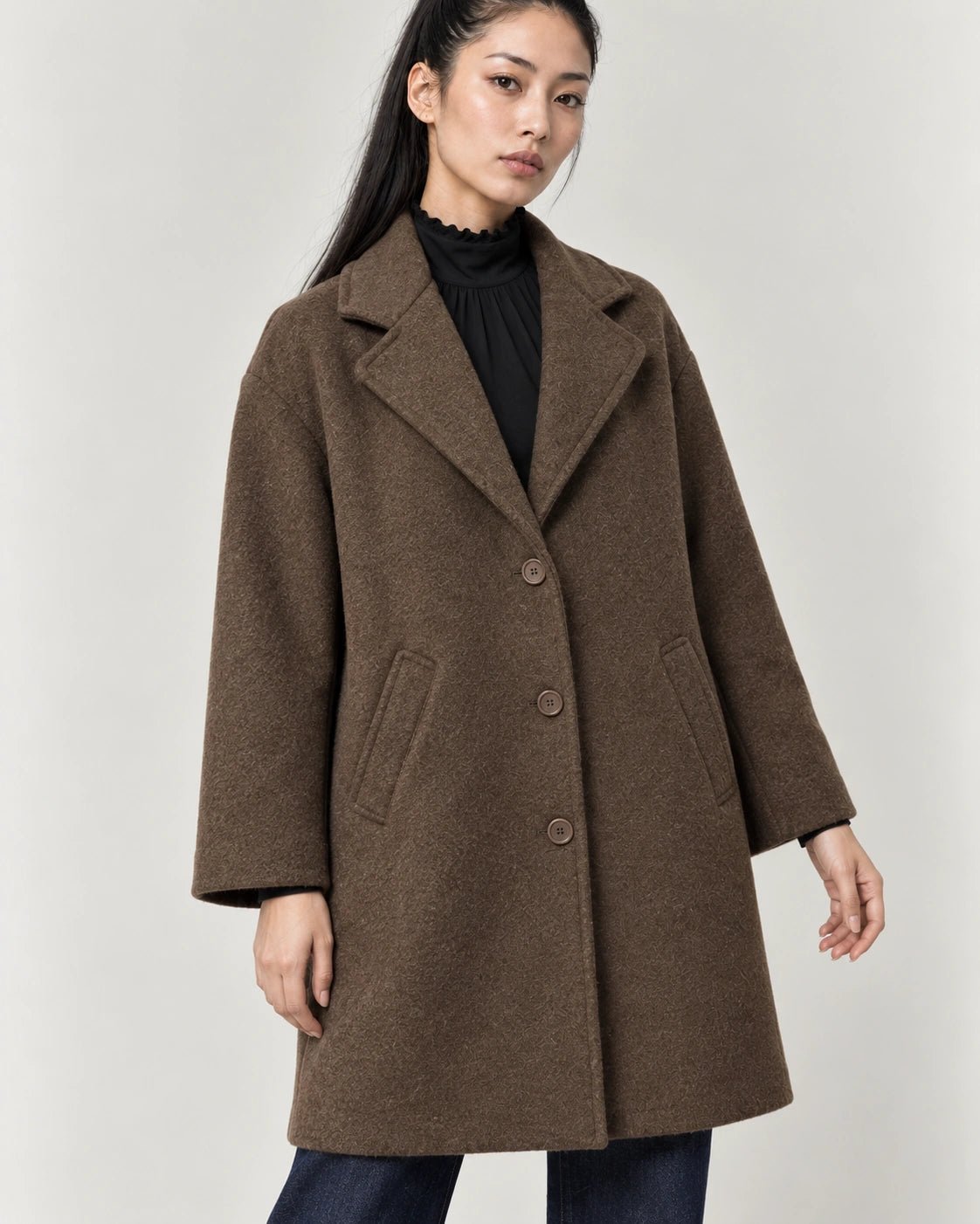 Cappotto sfoderato marrone, dettaglio del capo - MADAME VENICE - FW26 - GRUVY - LUXURY #Colore_Marrone