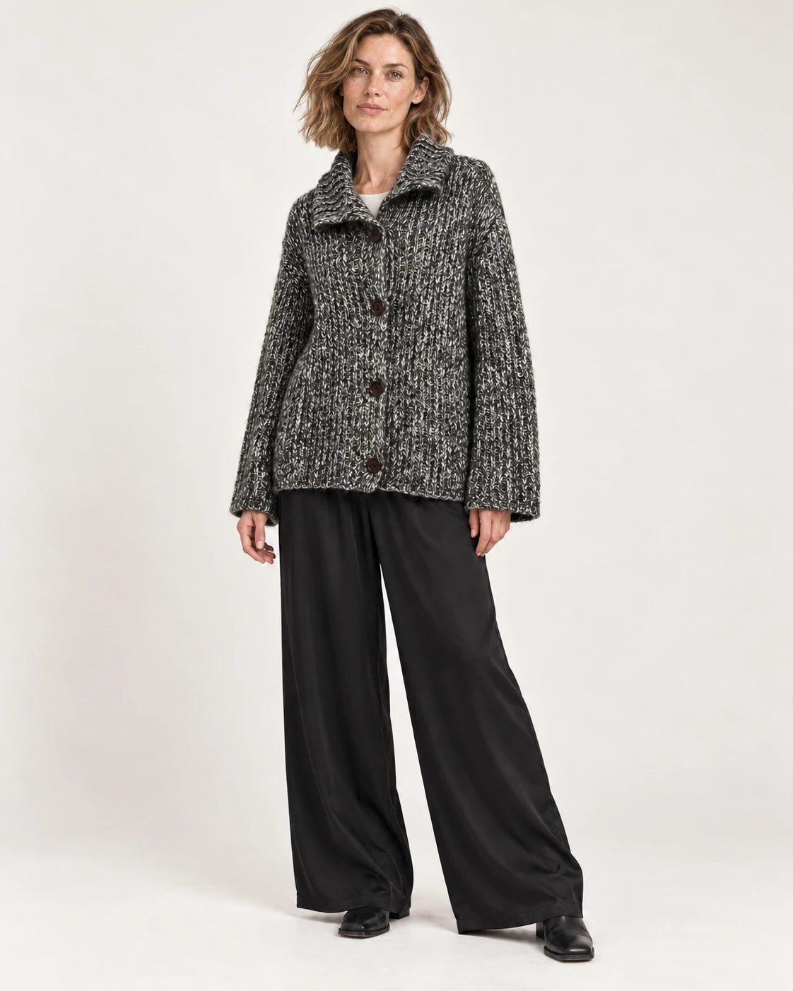 Cardigan over nero, vista frontale - MADAME VENICE - FW25 - SARA - ADELAIDE #Colore_Black