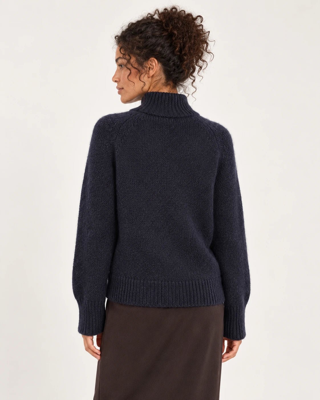 Dolcevita blu, vista posteriore - MADAME VENICE - FW25 - SONIA - PETITE #Colore_Blue