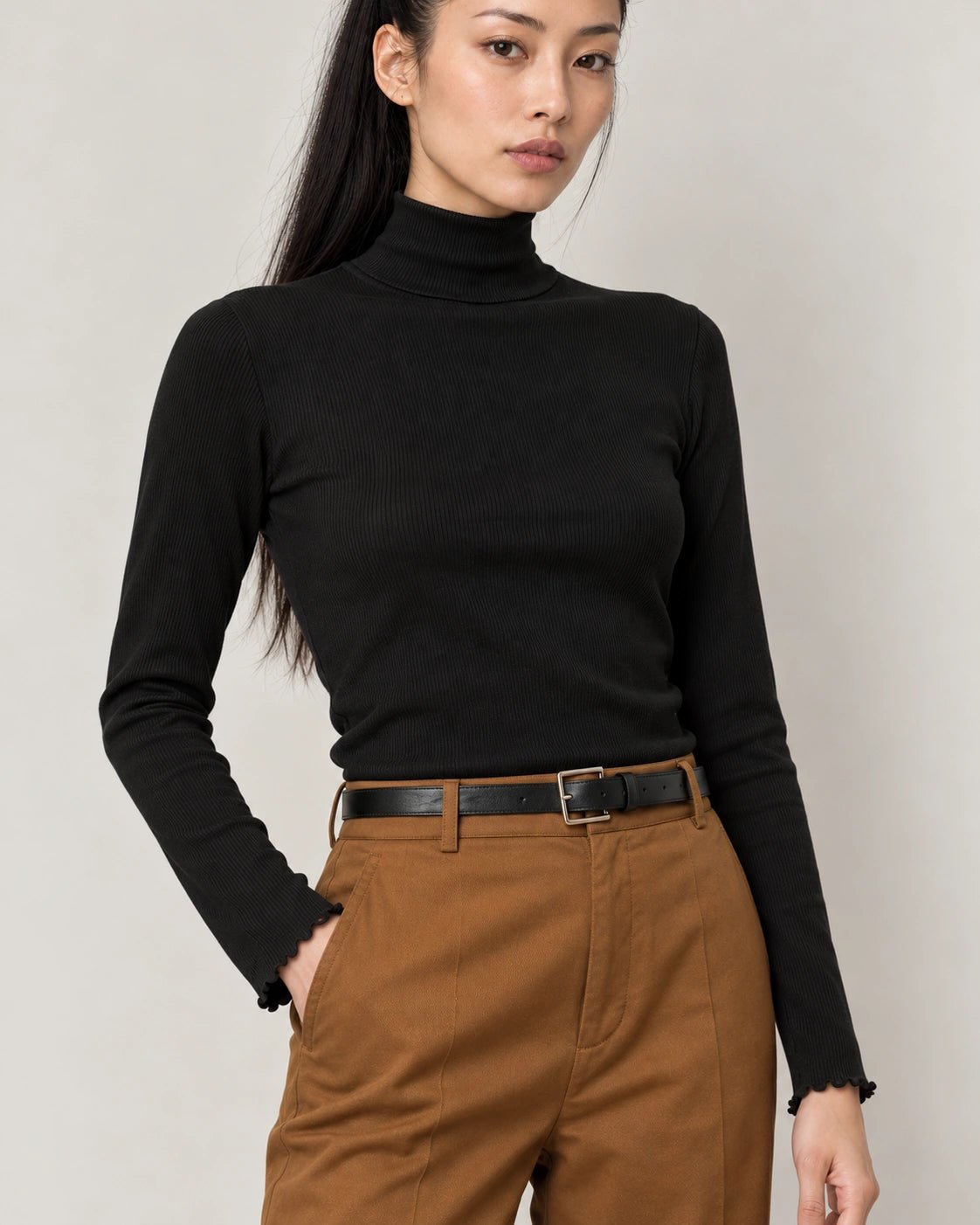 Dolcevita nero, dettaglio del capo - MADAME VENICE - FW26 - MARTA - COSTINA #Colore_Nero