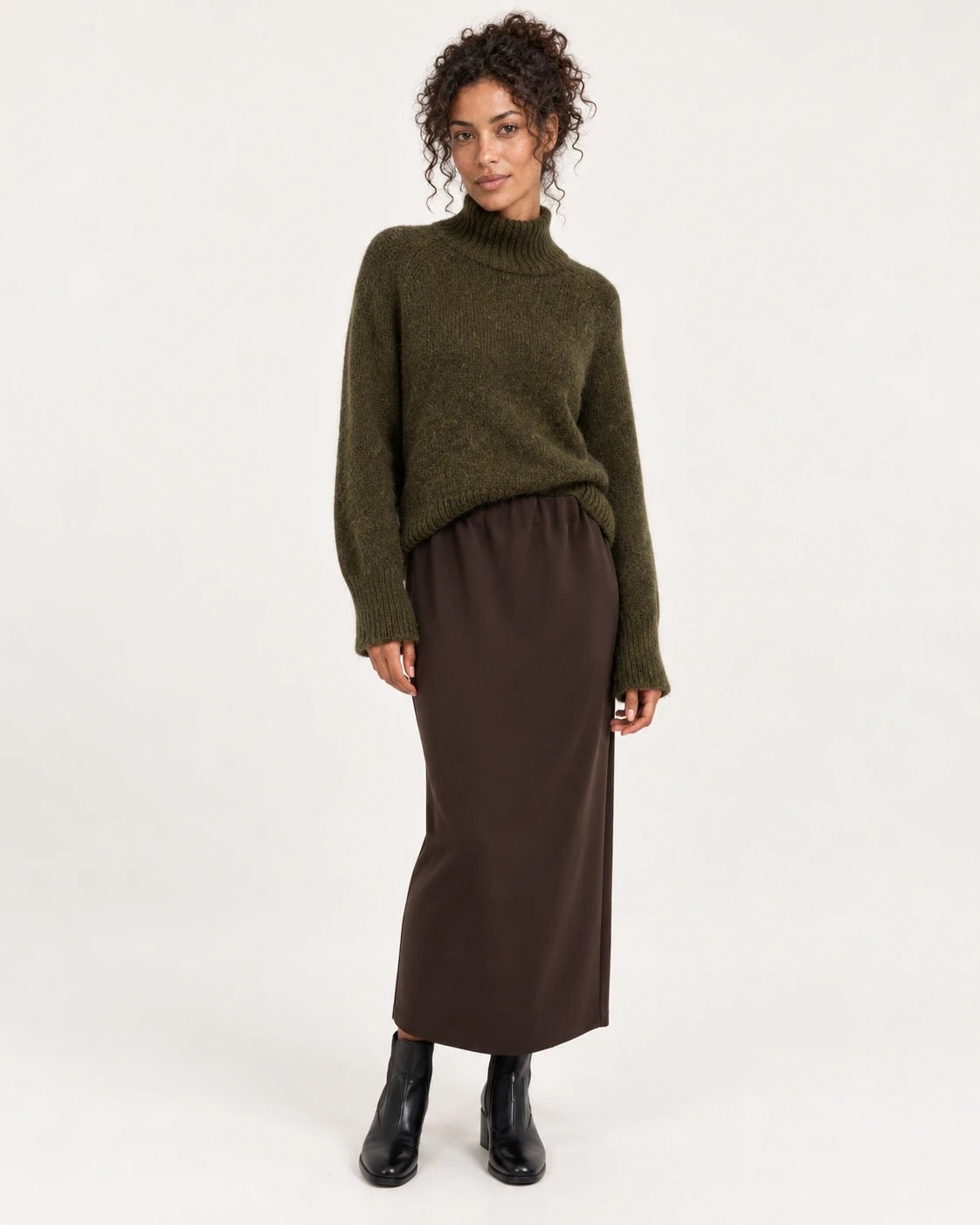 Dolcevita verde oliva, vista frontale - MADAME VENICE - FW25 - SONIA - PETITE #Colore_Olive