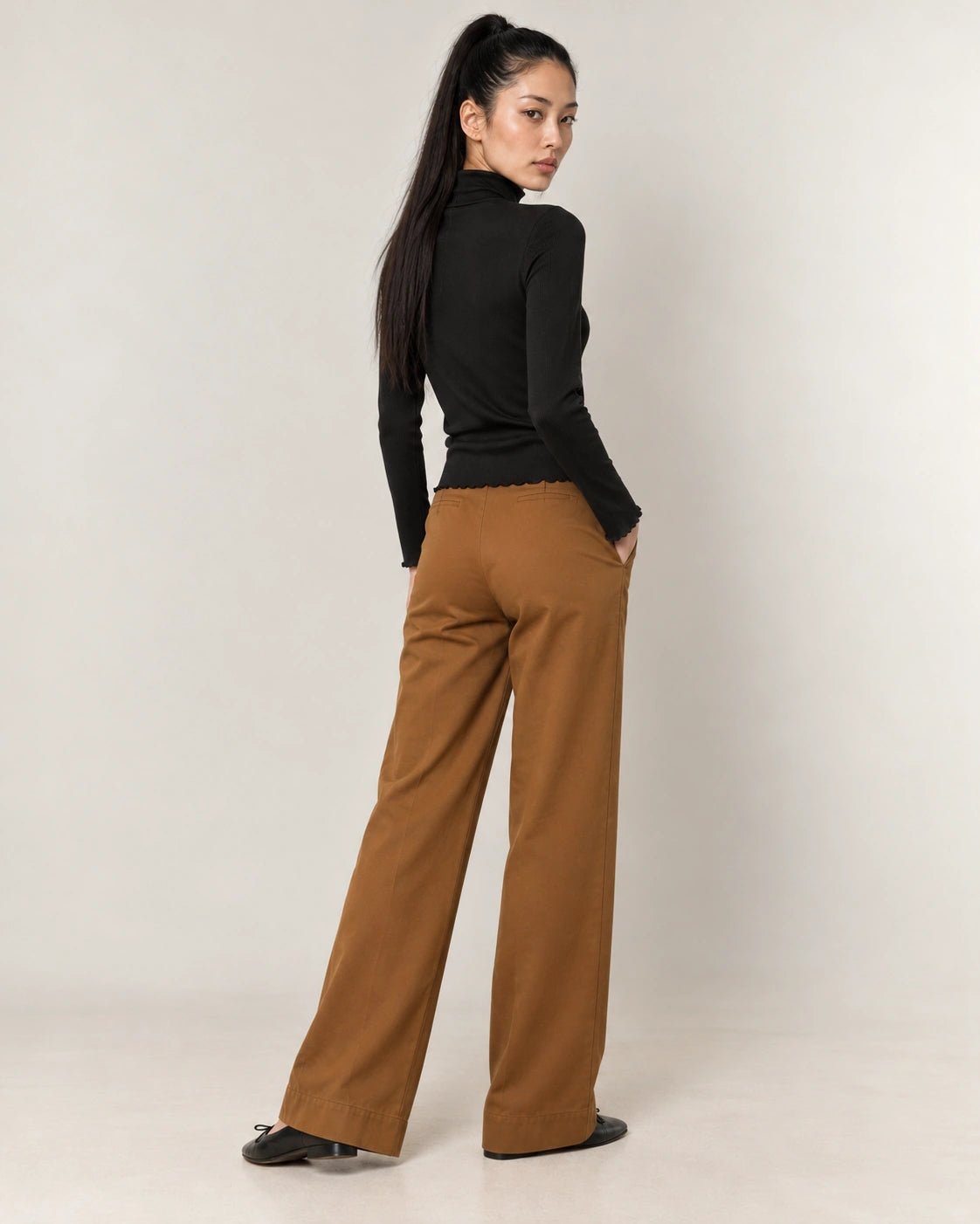 Dolcevita nero, vista posteriore - MADAME VENICE - FW26 - MARTA - COSTINA #Colore_Nero