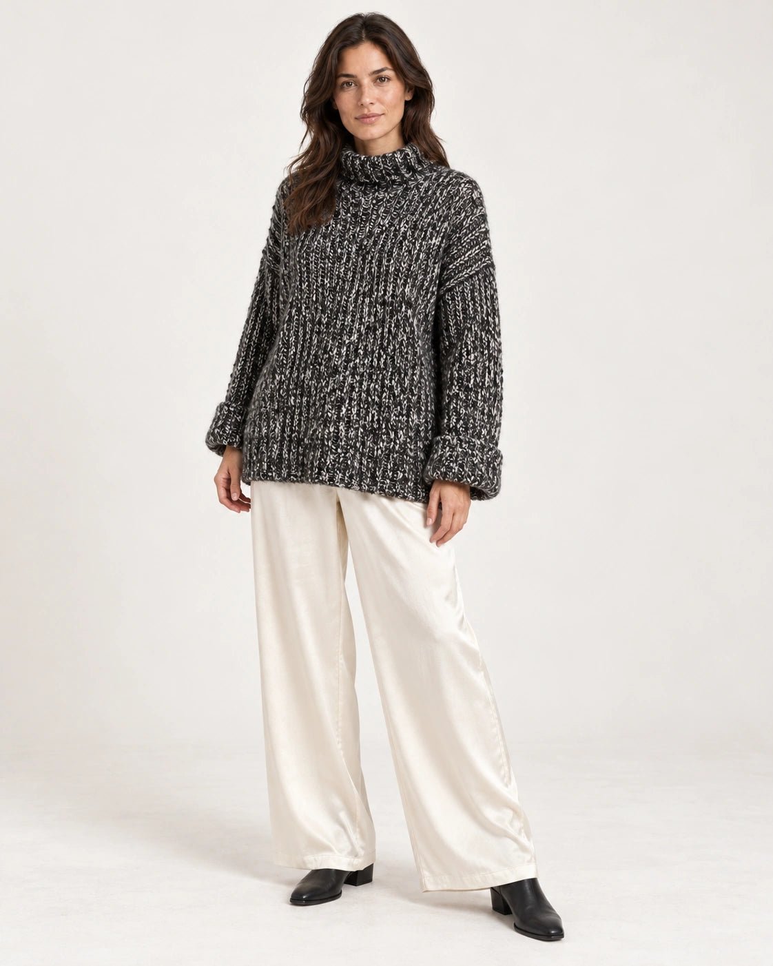 Dolcevita over nero, vista frontale - MADAME VENICE - FW25 - SVEVA - ADELAIDE #Colore_Black